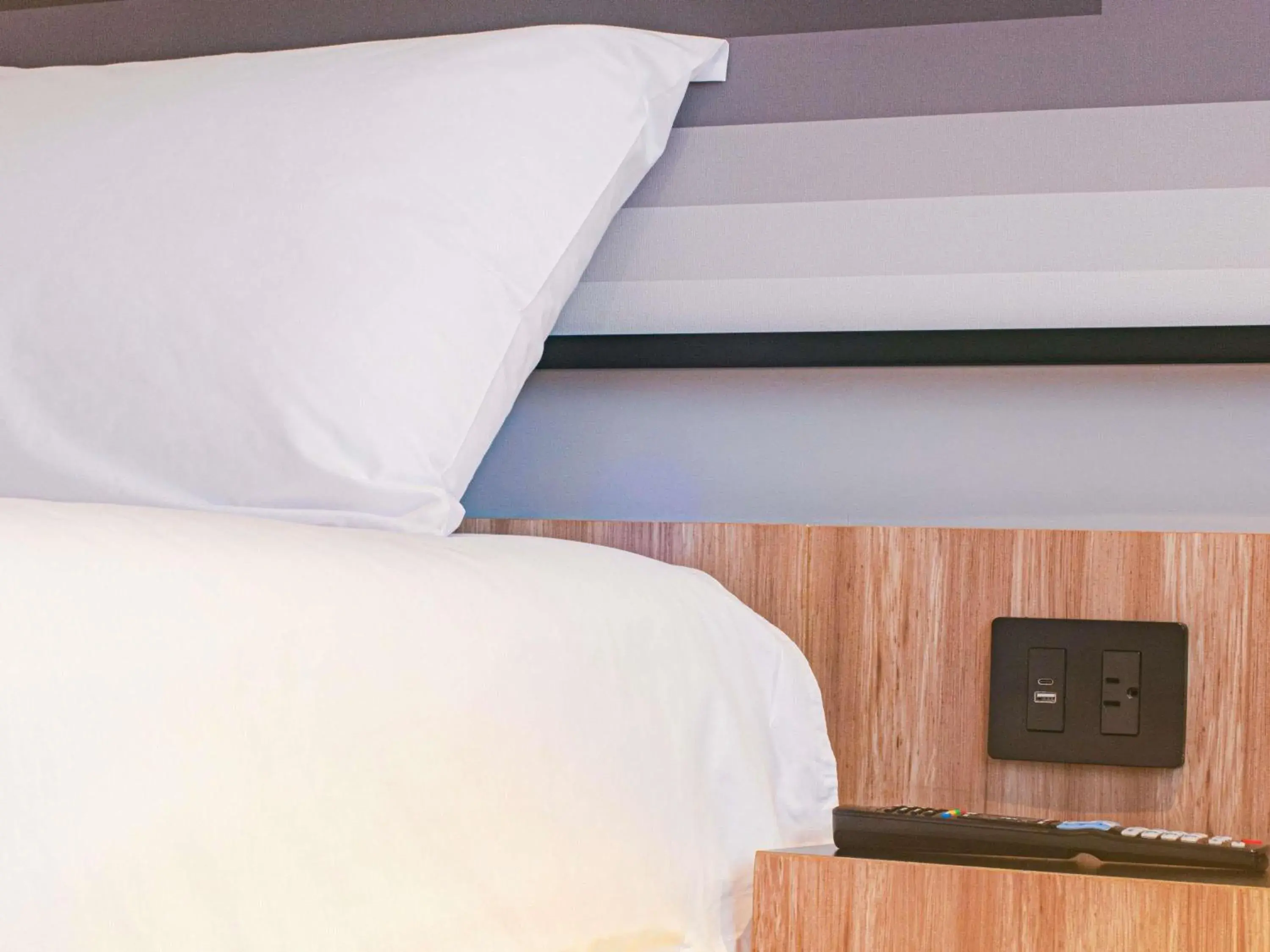 Bedroom, Bed in Ibis Monterrey Aeropuerto Bedroom, Bed in Ibis Monterrey Aeropuerto