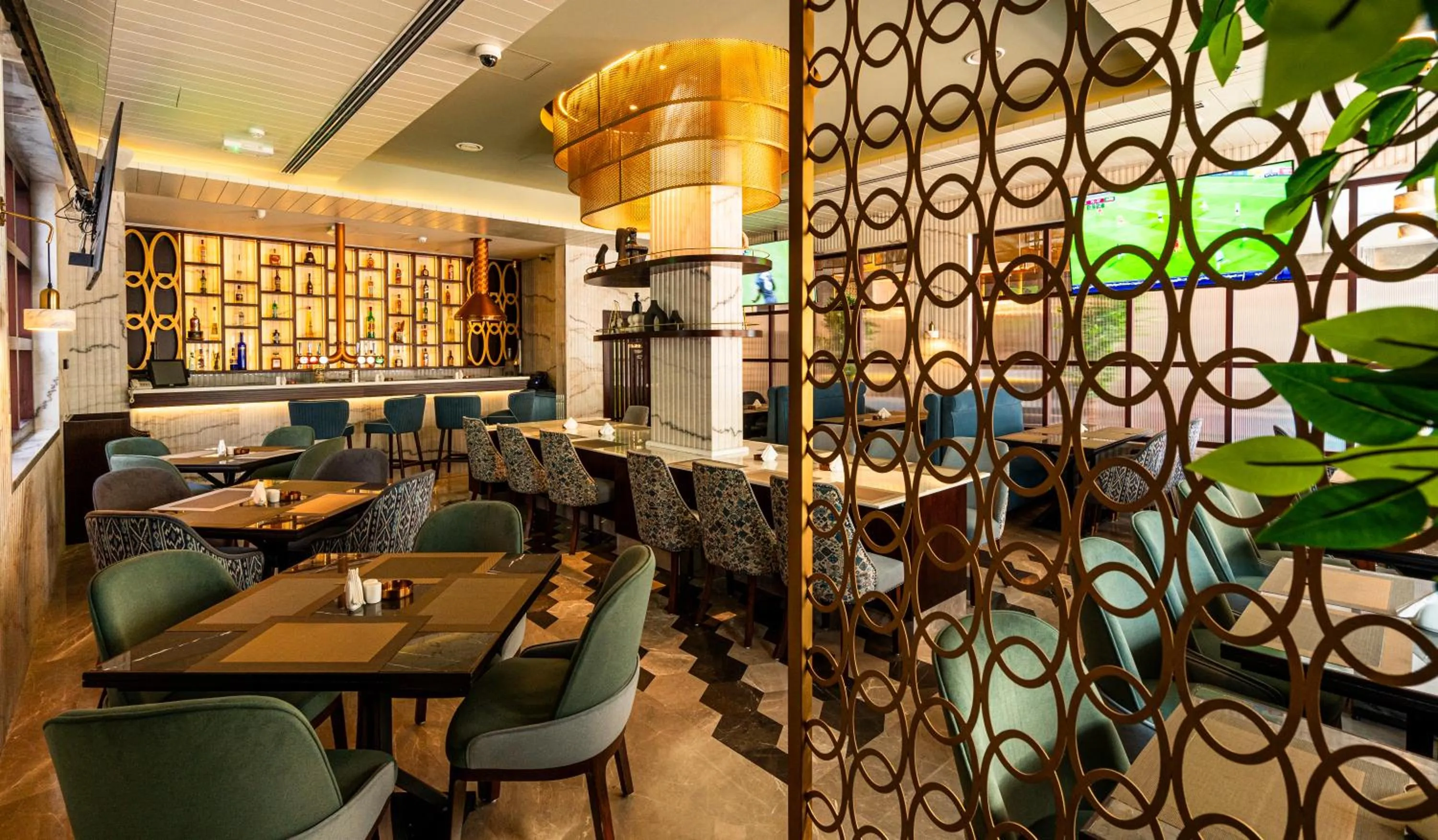 Restaurant/places to eat in President Hotel