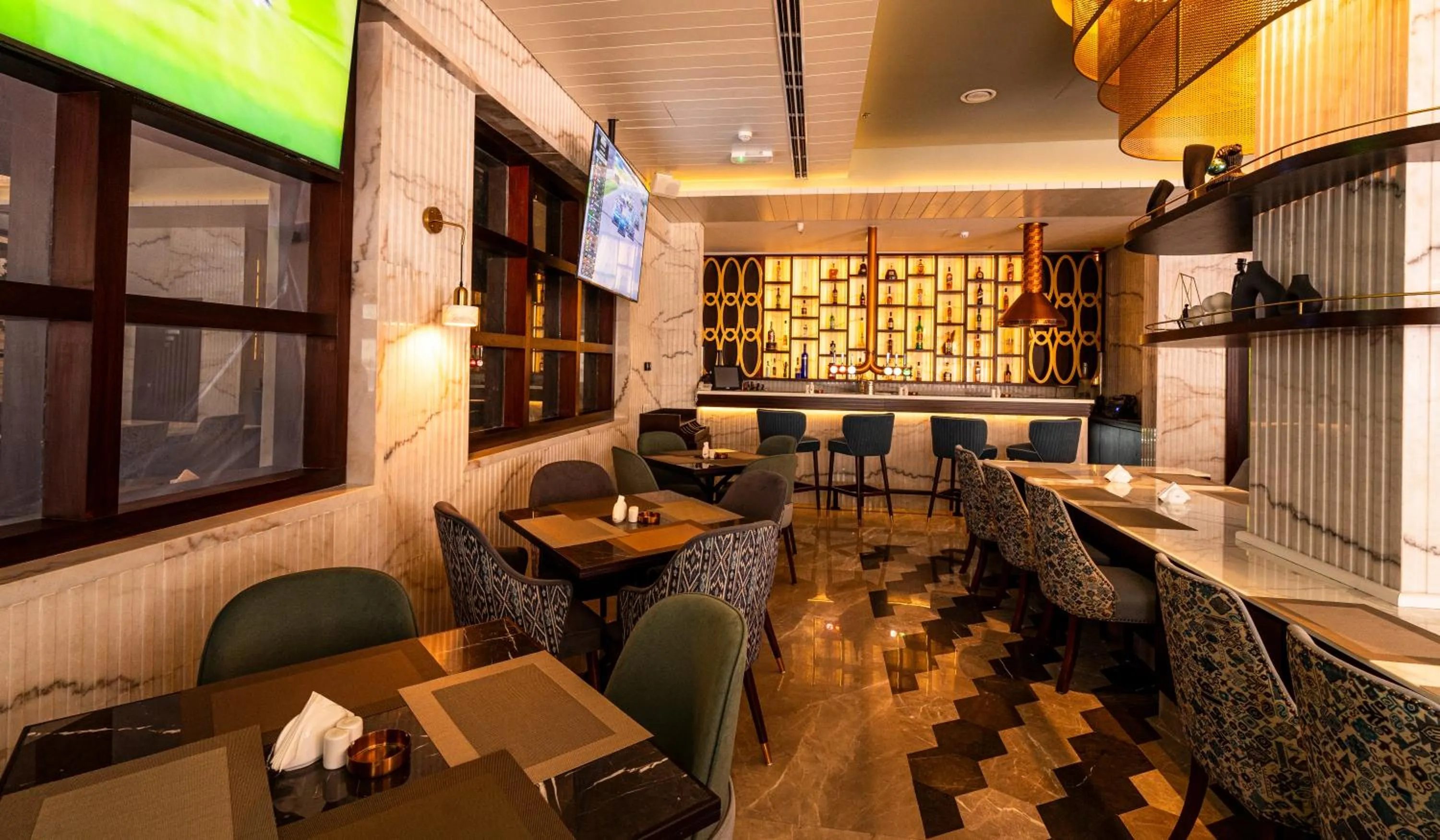 Restaurant/places to eat in President Hotel