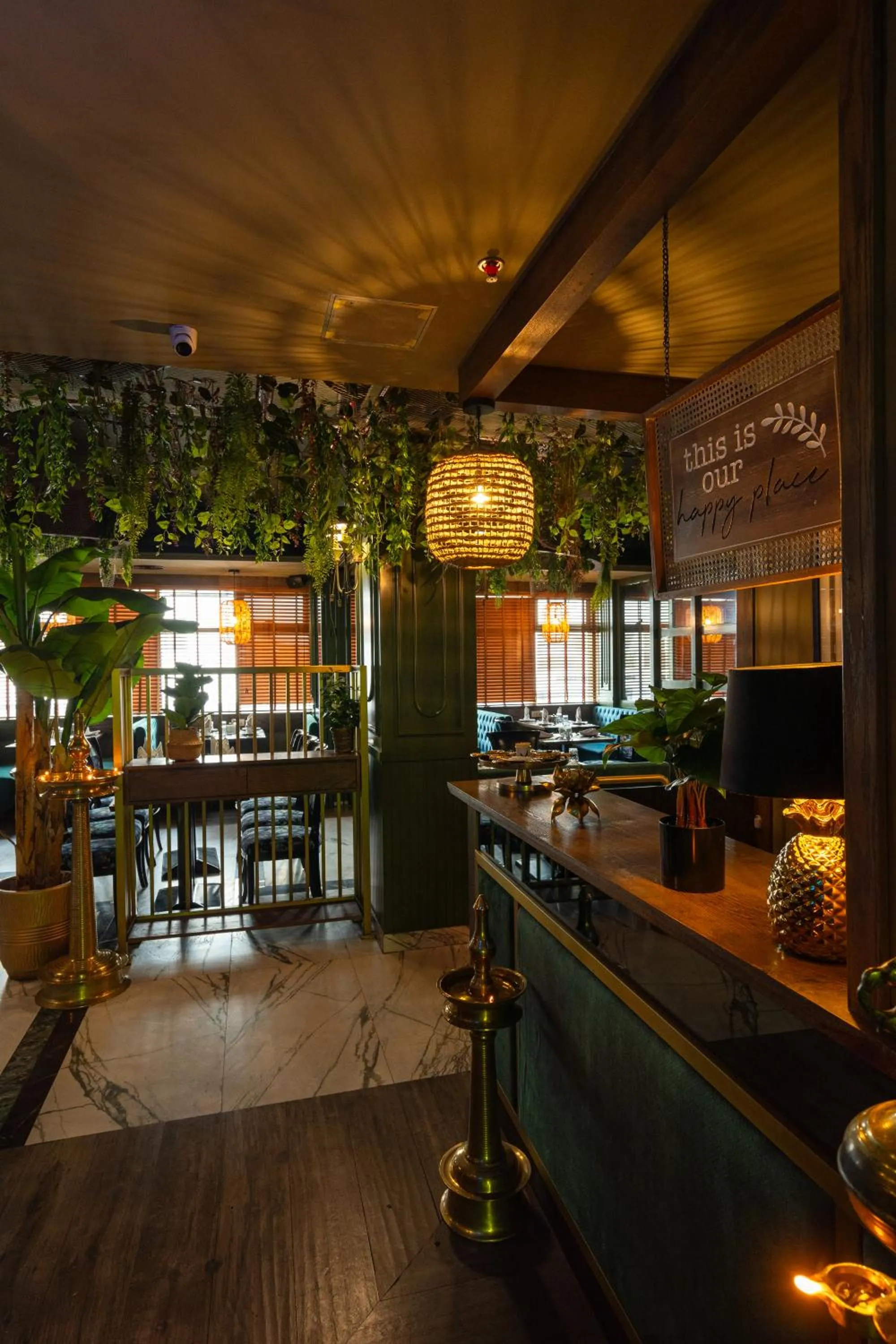 Restaurant/places to eat in President Hotel