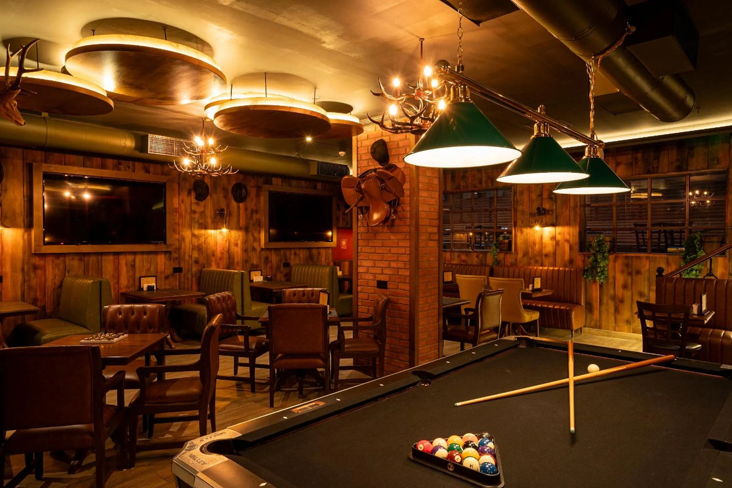 Billiard in President Hotel