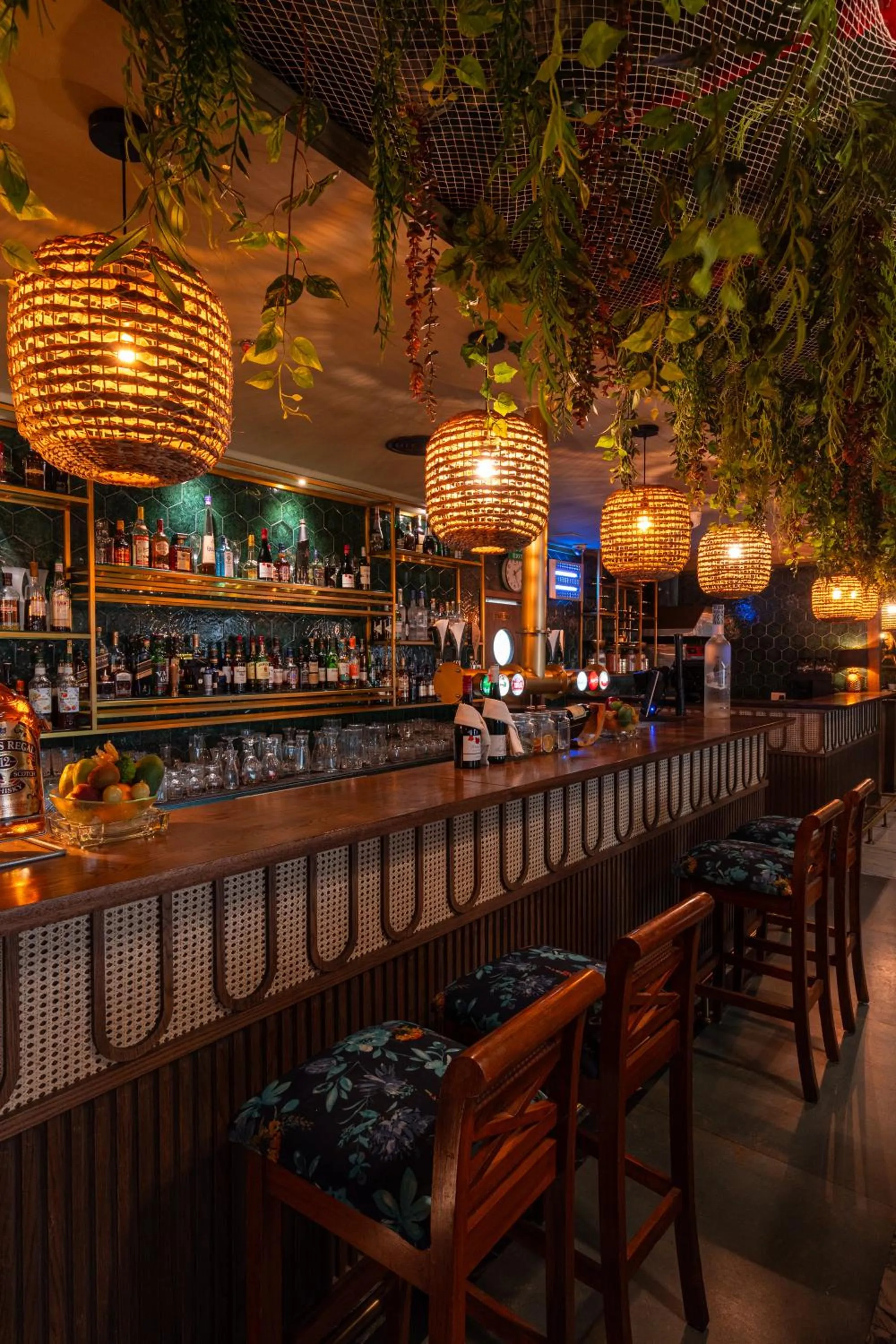 Restaurant/places to eat in President Hotel