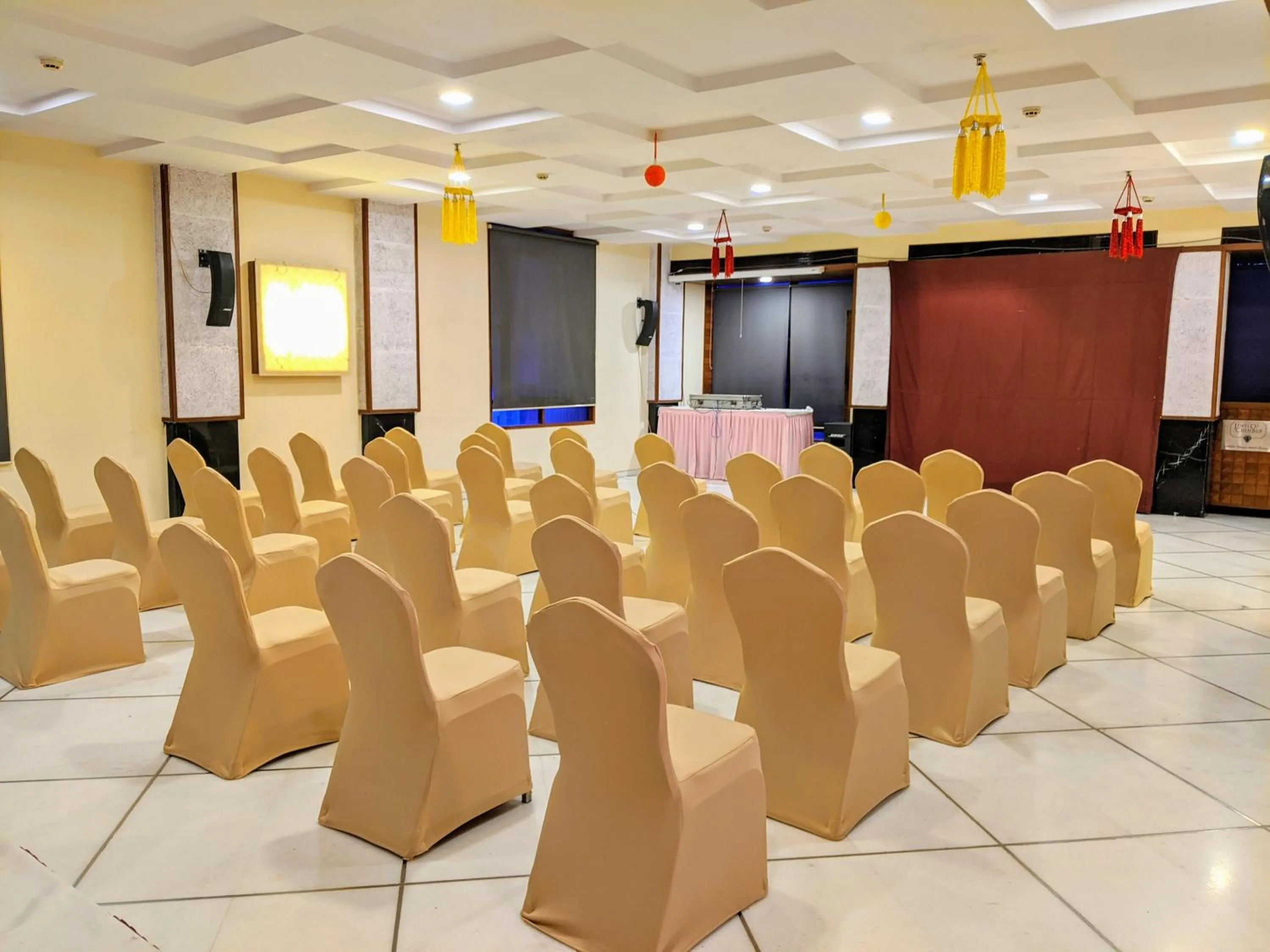 Banquet/Function facilities in Hotel Jewel of Chembur