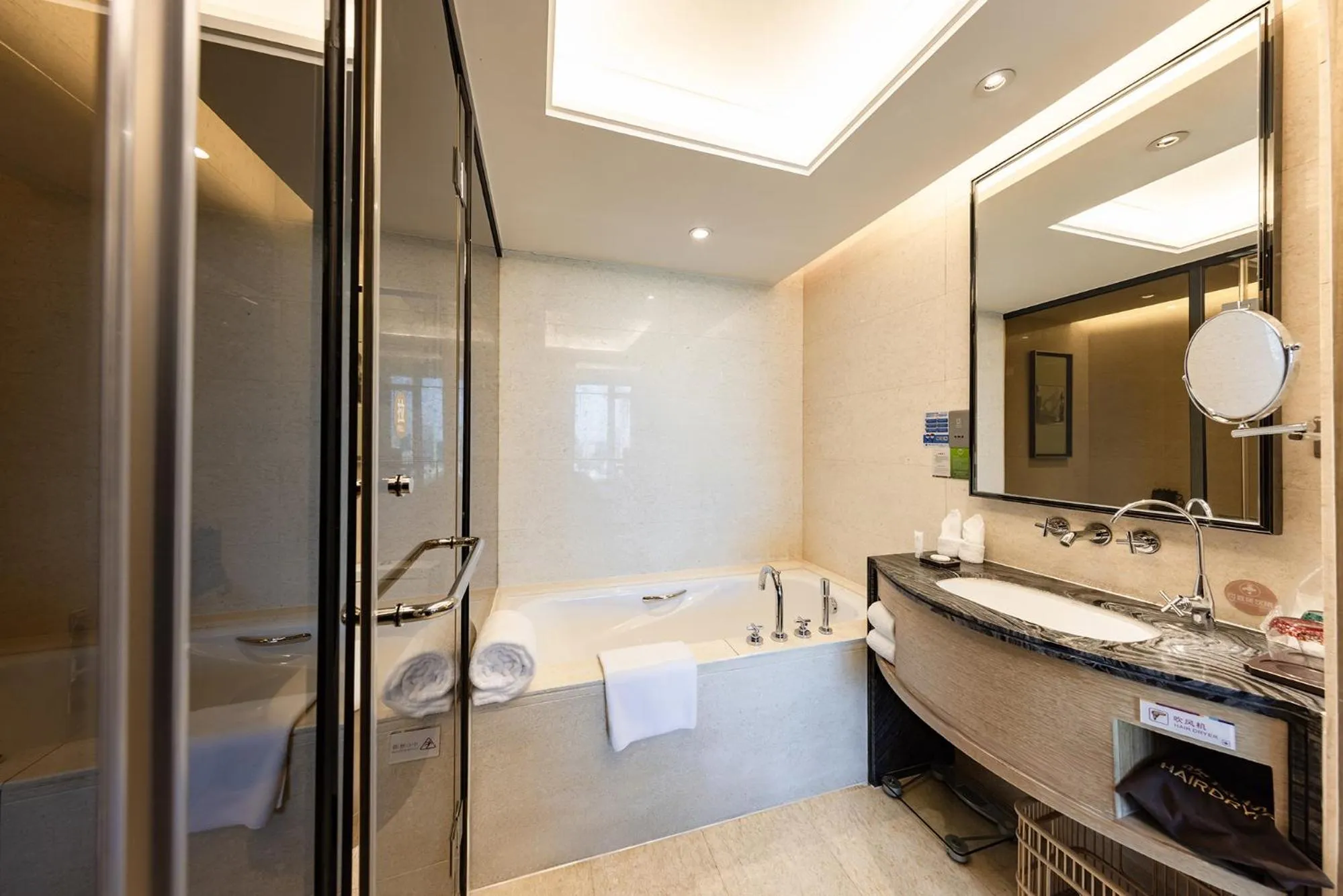 Shenzhen LANGYUE International Hotel