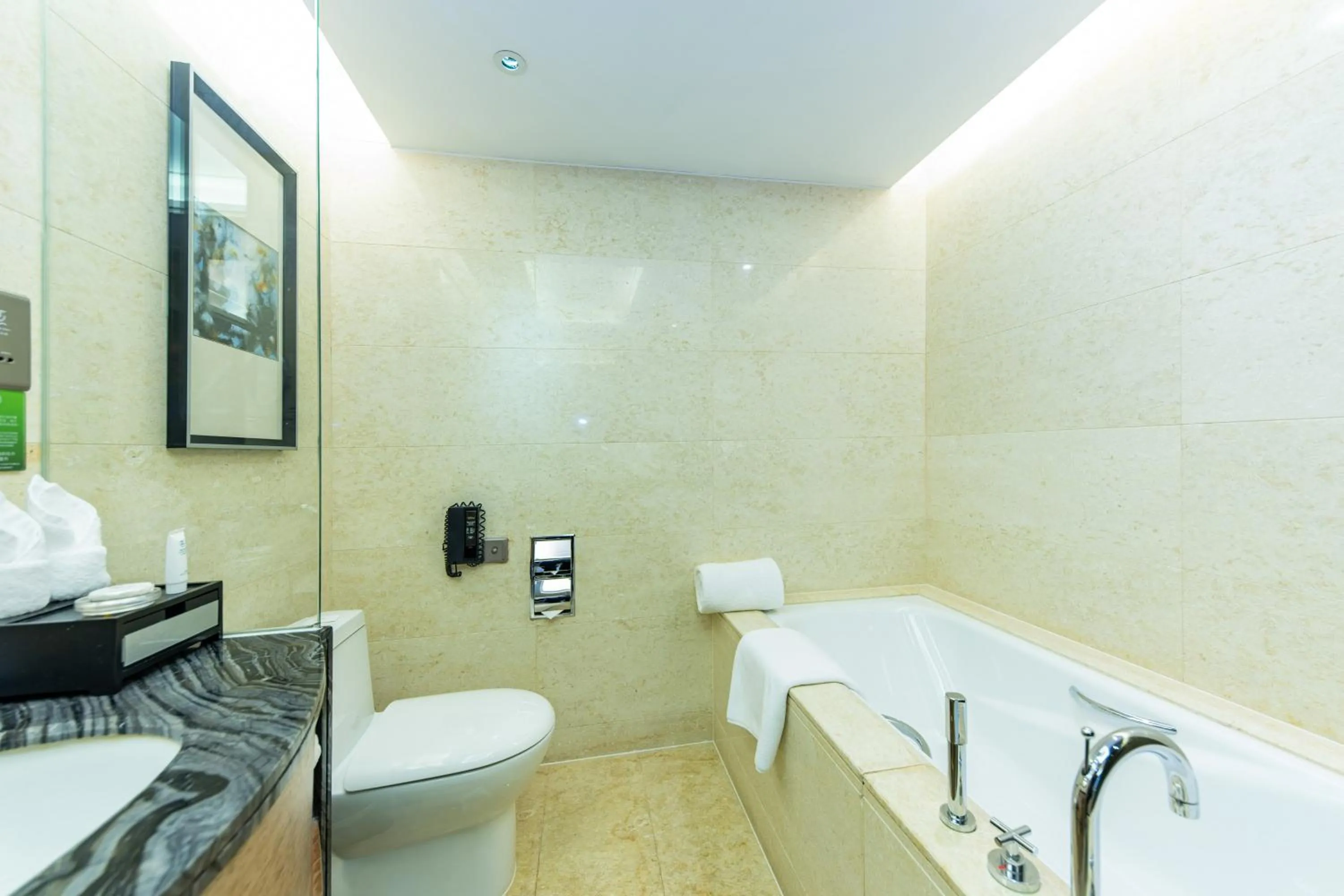 Bathroom in Shenzhen LANGYUE International Hotel