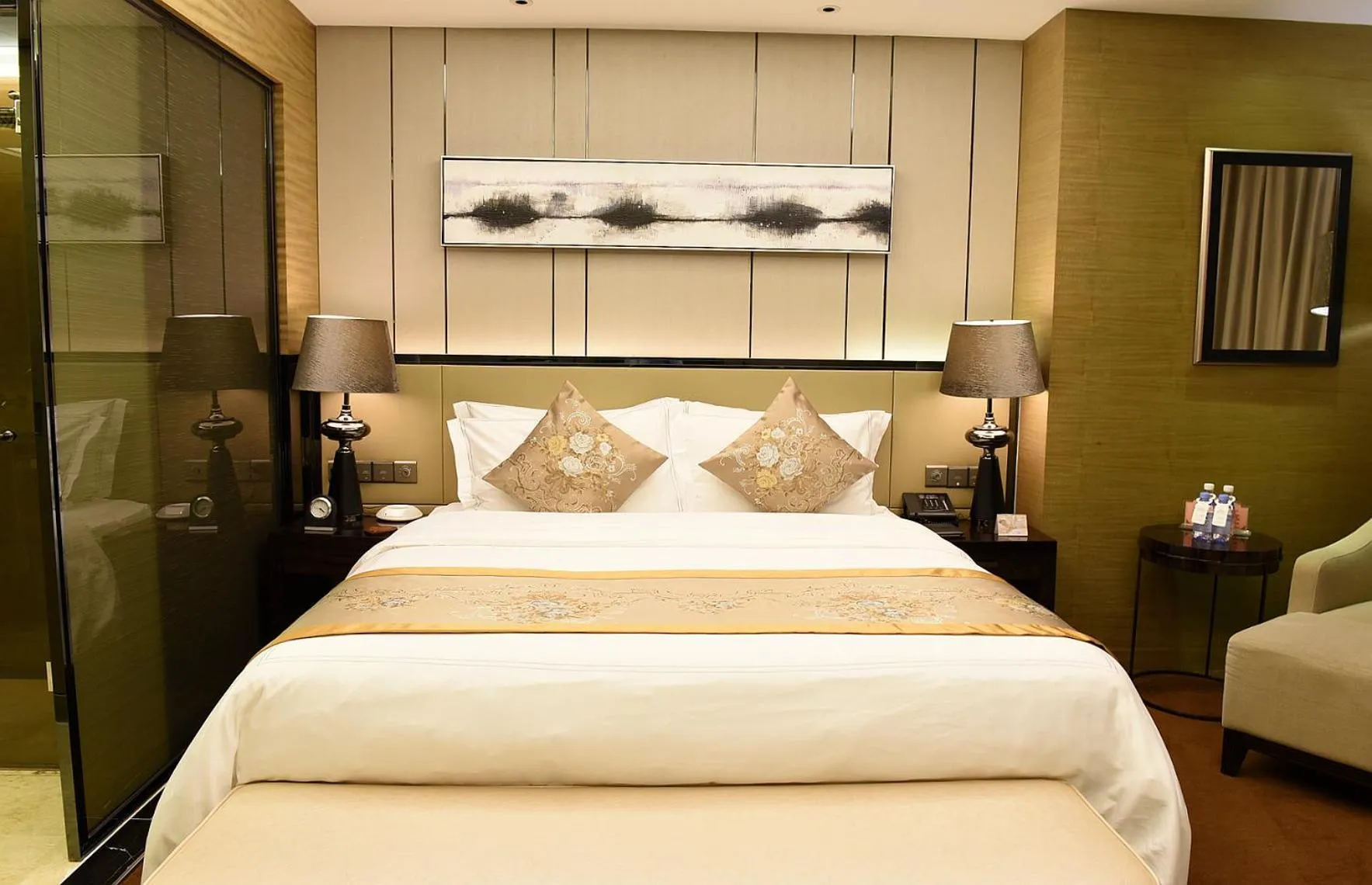 Bed in Shenzhen LANGYUE International Hotel