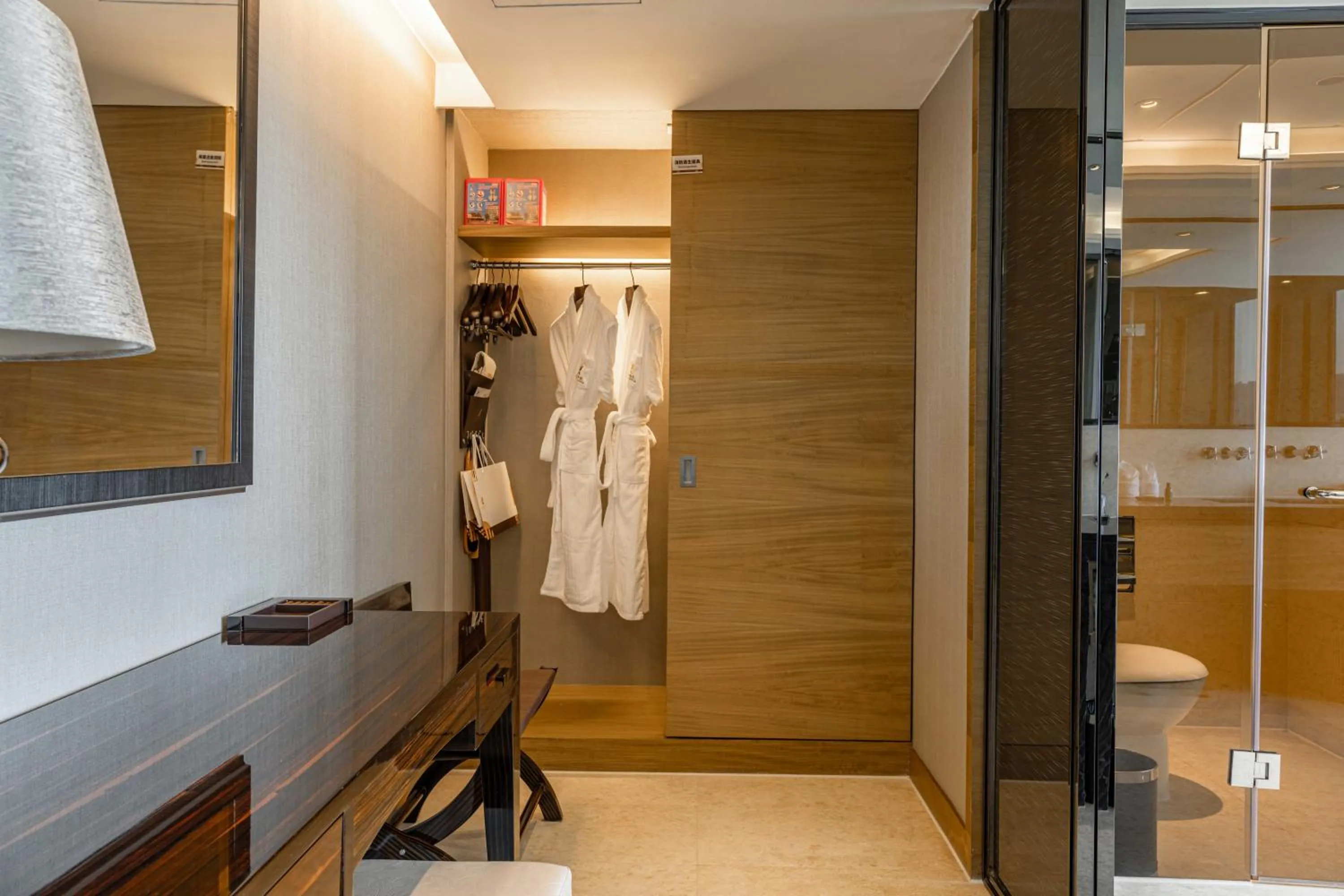 Shenzhen LANGYUE International Hotel