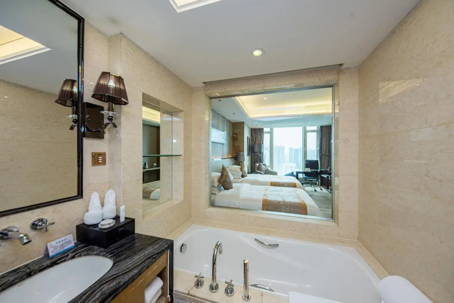 Bath, Bed in Shenzhen LANGYUE International Hotel Bath, Bed in Shenzhen LANGYUE International Hotel