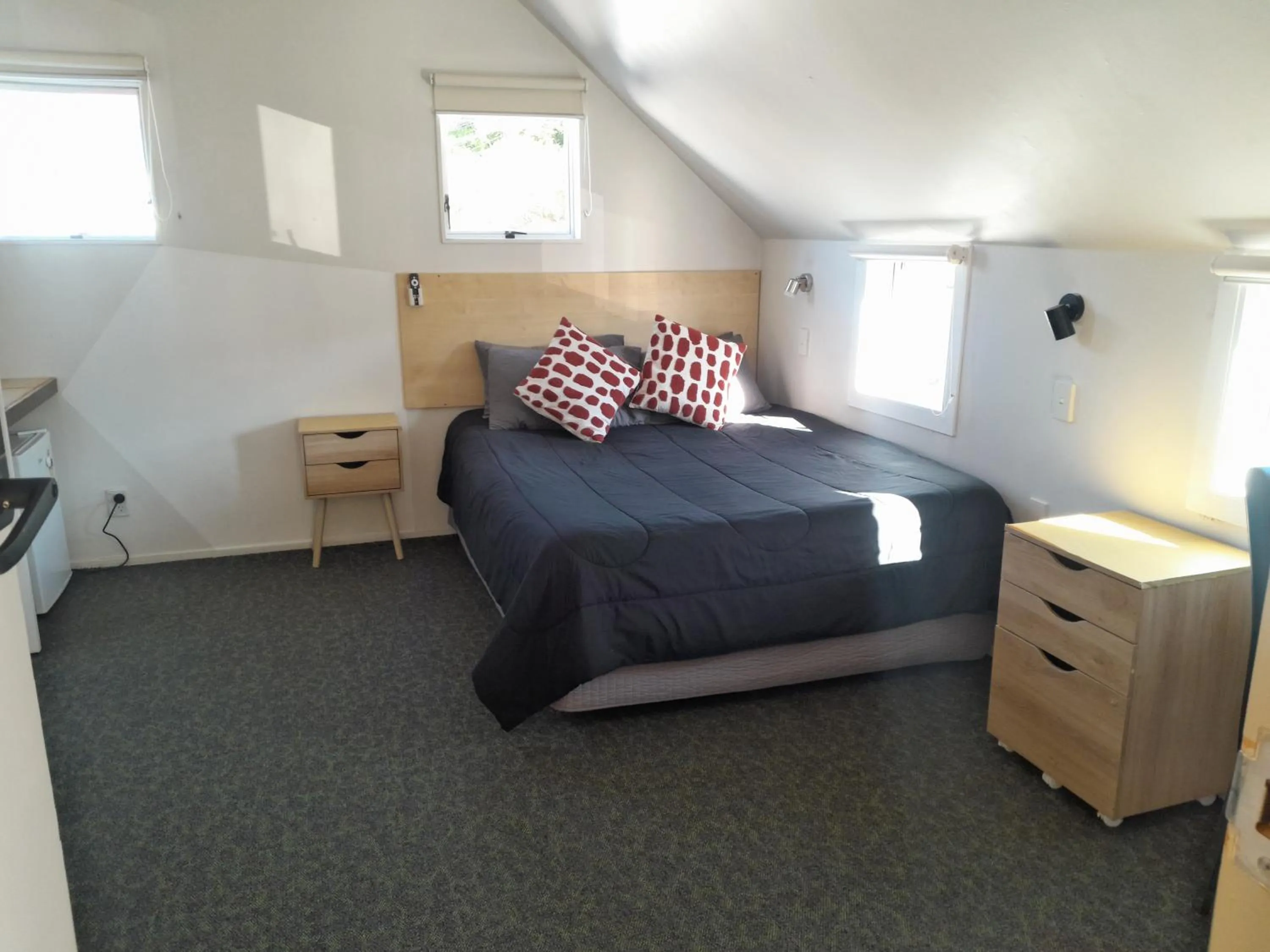 Bed in Wellington 747 Motel