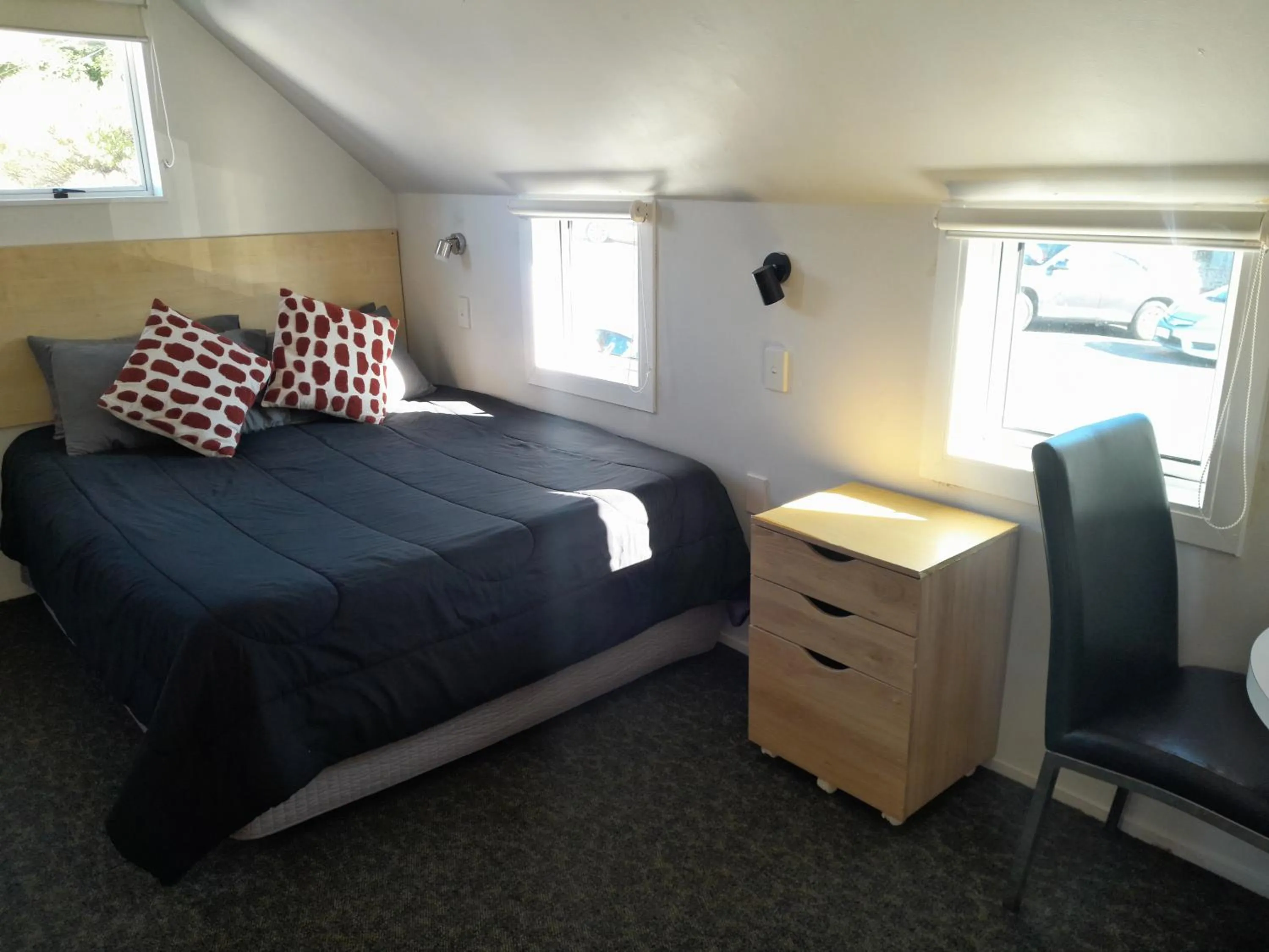 Bed in Wellington 747 Motel