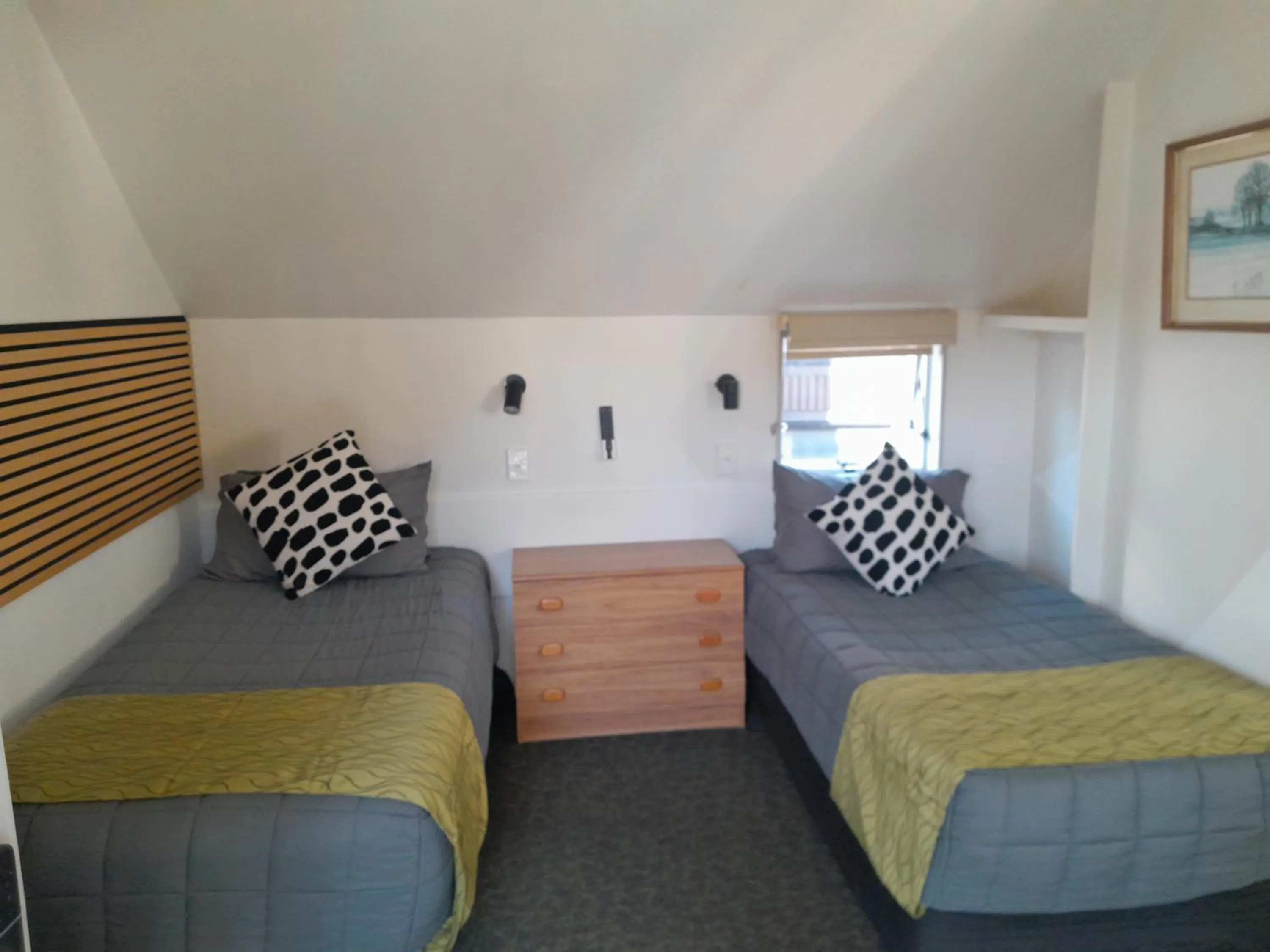 Bed in Wellington 747 Motel