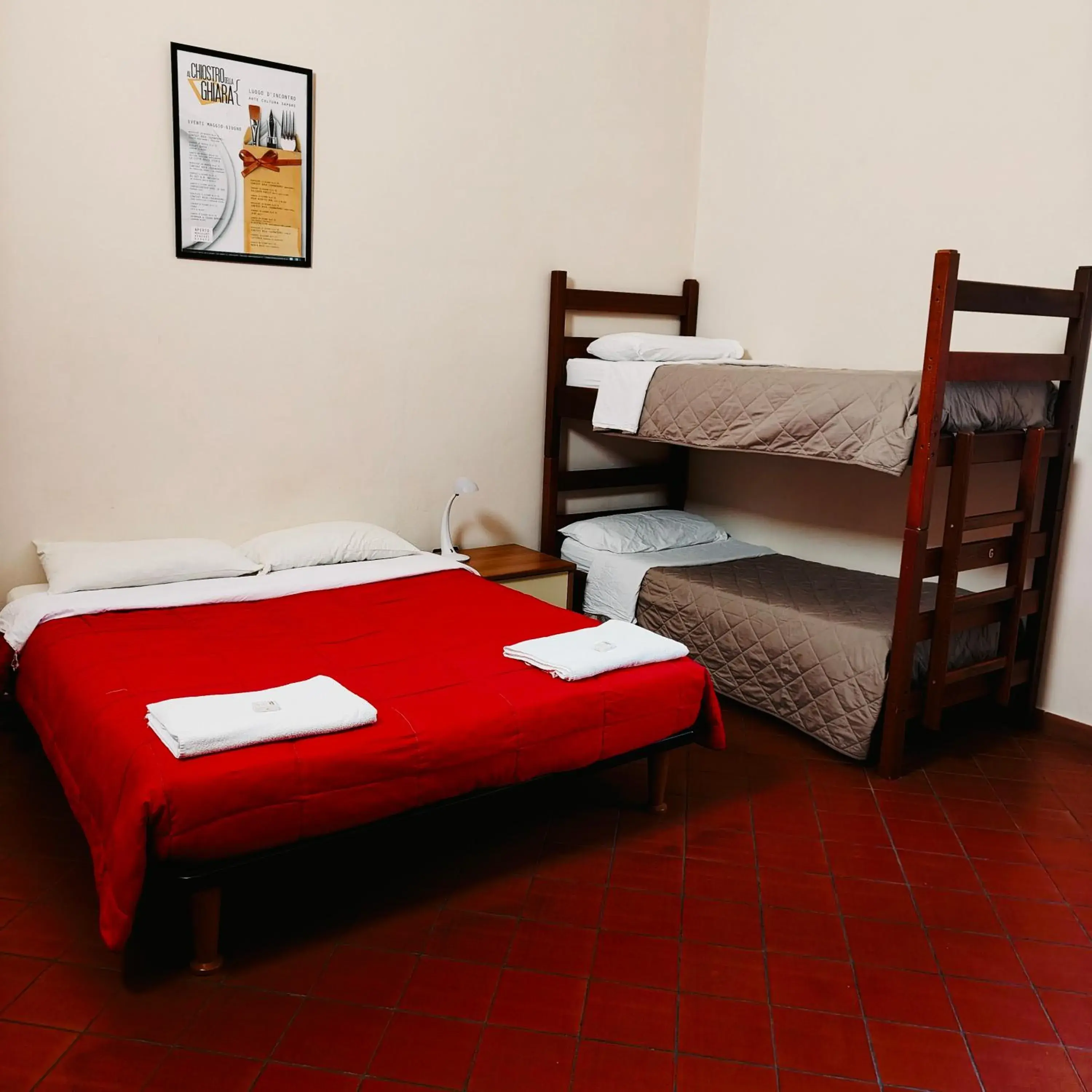 Quadruple Room with Private External Bathroom - single occupancy in Student's Hostel Della Ghiara Quadruple Room with Private External Bathroom - single occupancy in Student's Hostel Della Ghiara