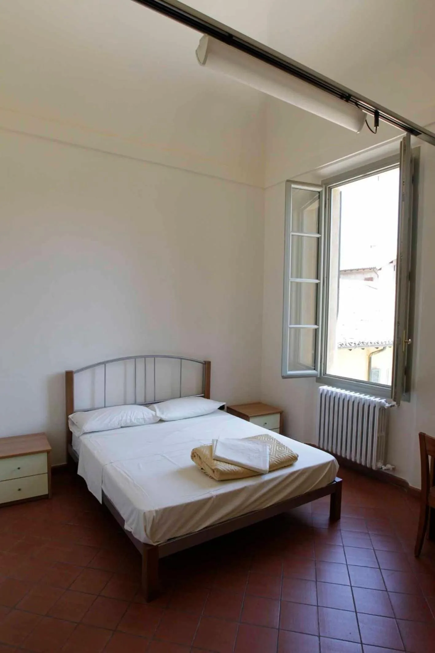 Double or Twin Room with Shared Bathroom - single occupancy in Student's Hostel Della Ghiara