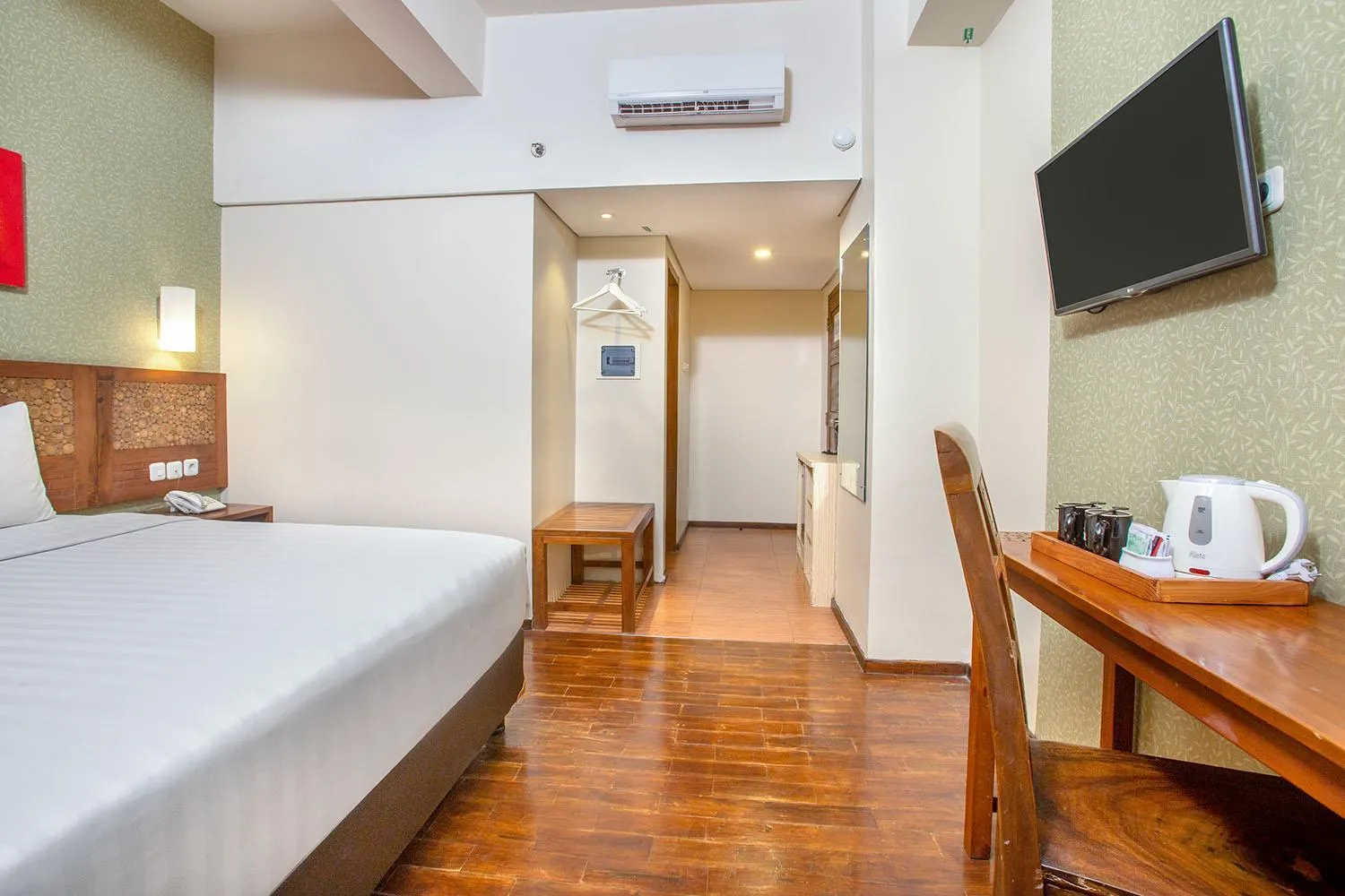 Bedroom, Bed in 1O1 URBAN Jakarta Thamrin