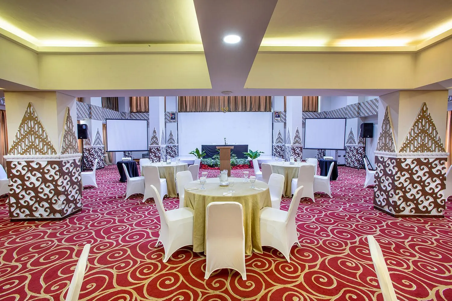 Meeting/conference room in 1O1 URBAN Jakarta Thamrin