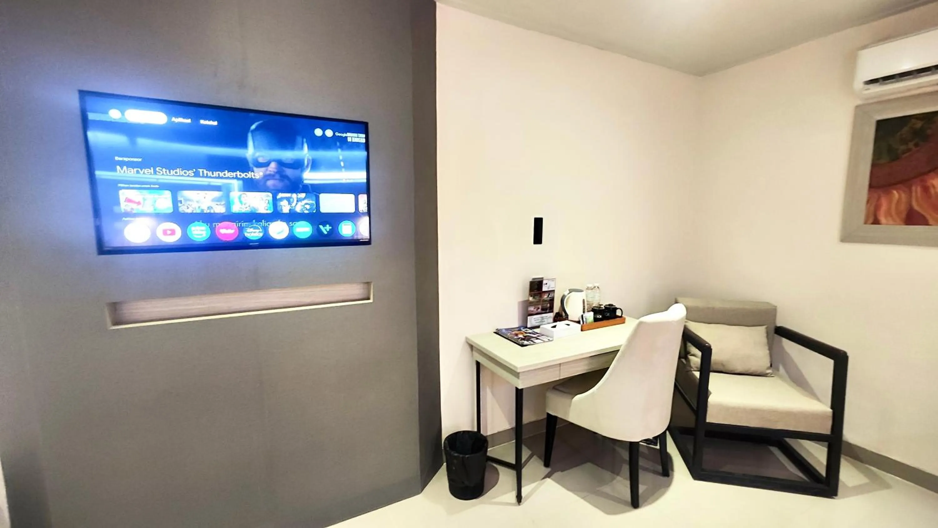 TV and multimedia in 1O1 URBAN Jakarta Thamrin