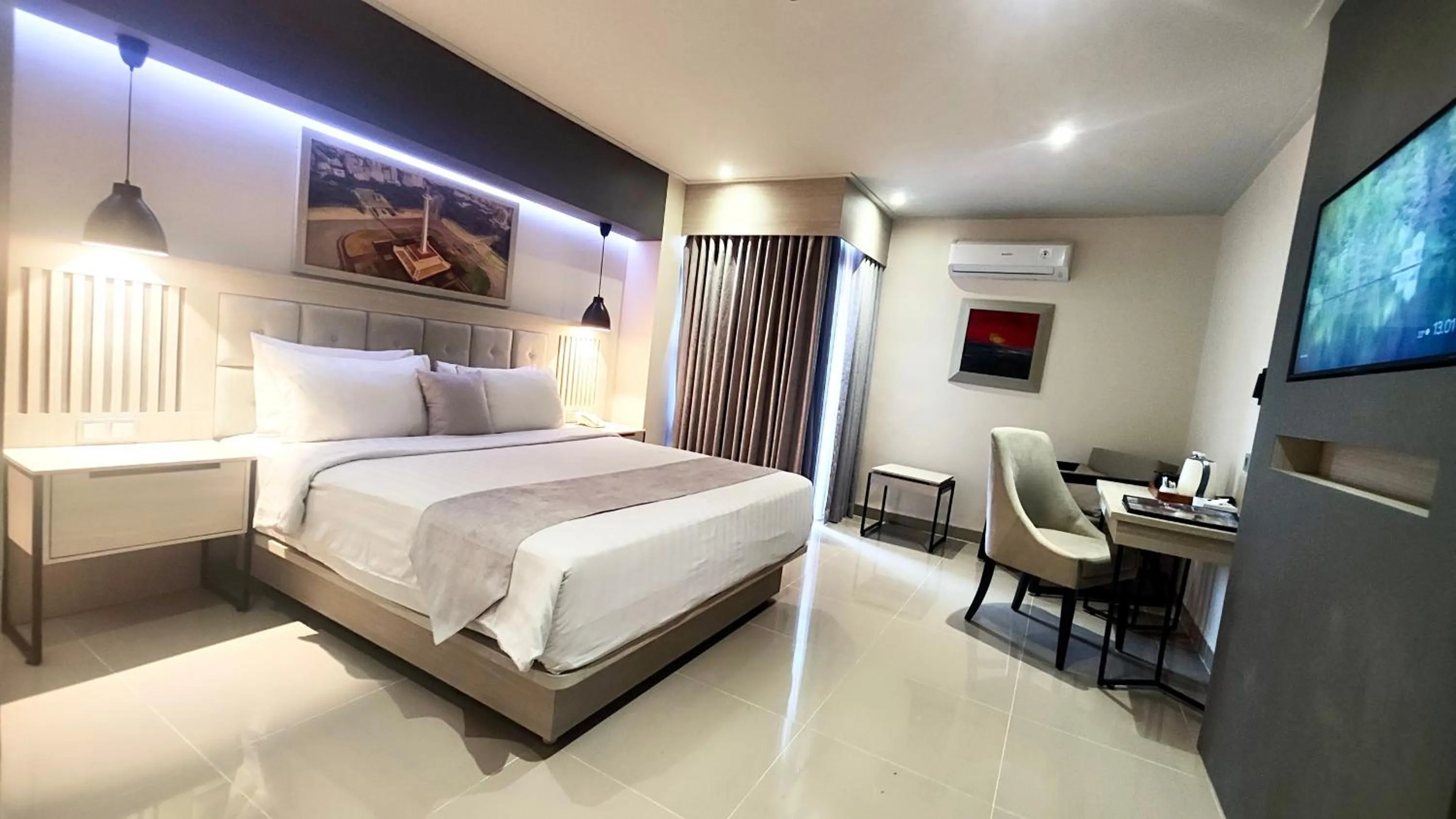 Photo of the whole room, Bed in 1O1 URBAN Jakarta Thamrin