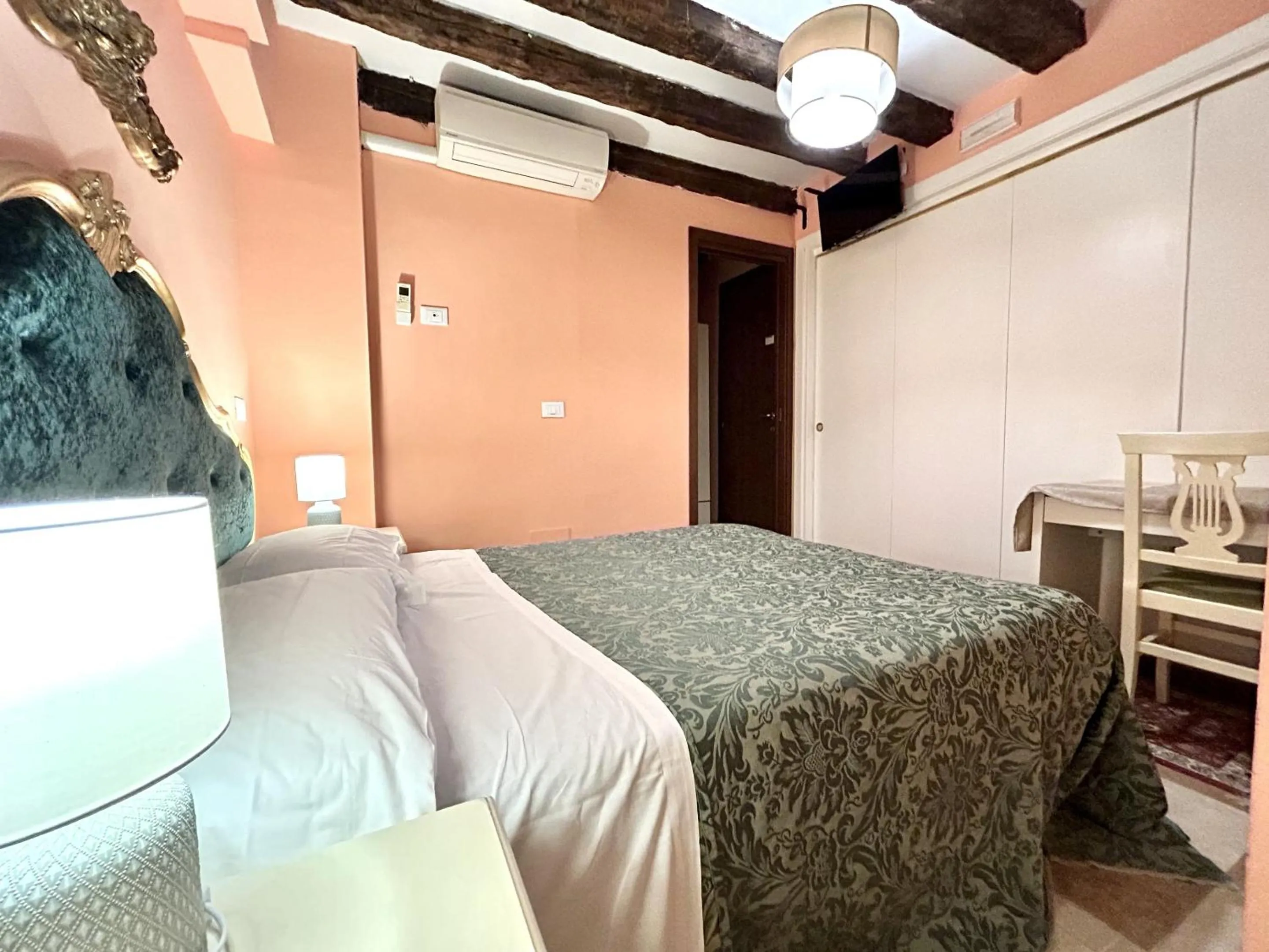 Bedroom, Bed in Alloggi Serena