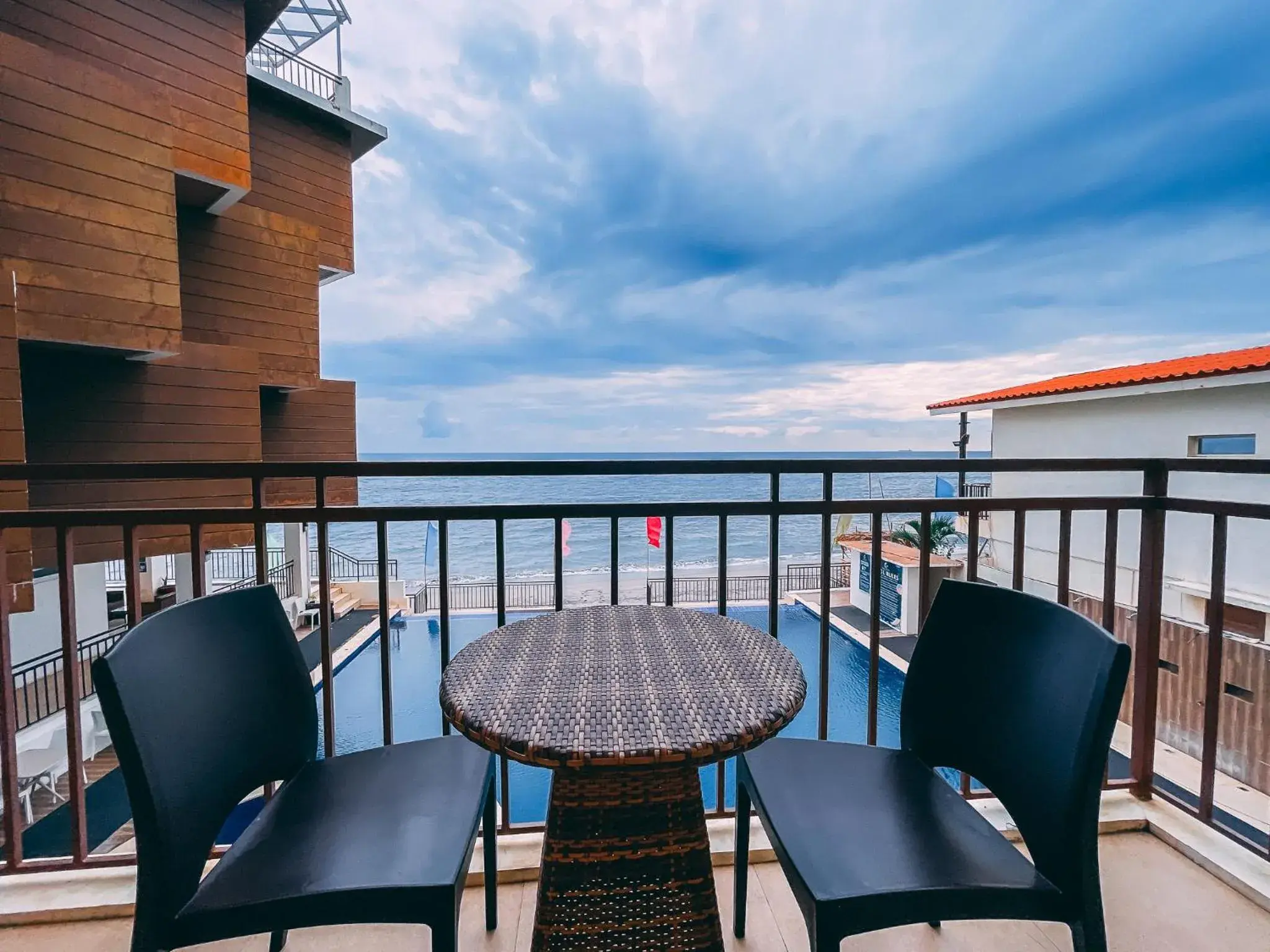Deluxe Family Room in Brisa Marina Beach Resort powered by Cocotel Deluxe Family Room in Brisa Marina Beach Resort powered by Cocotel