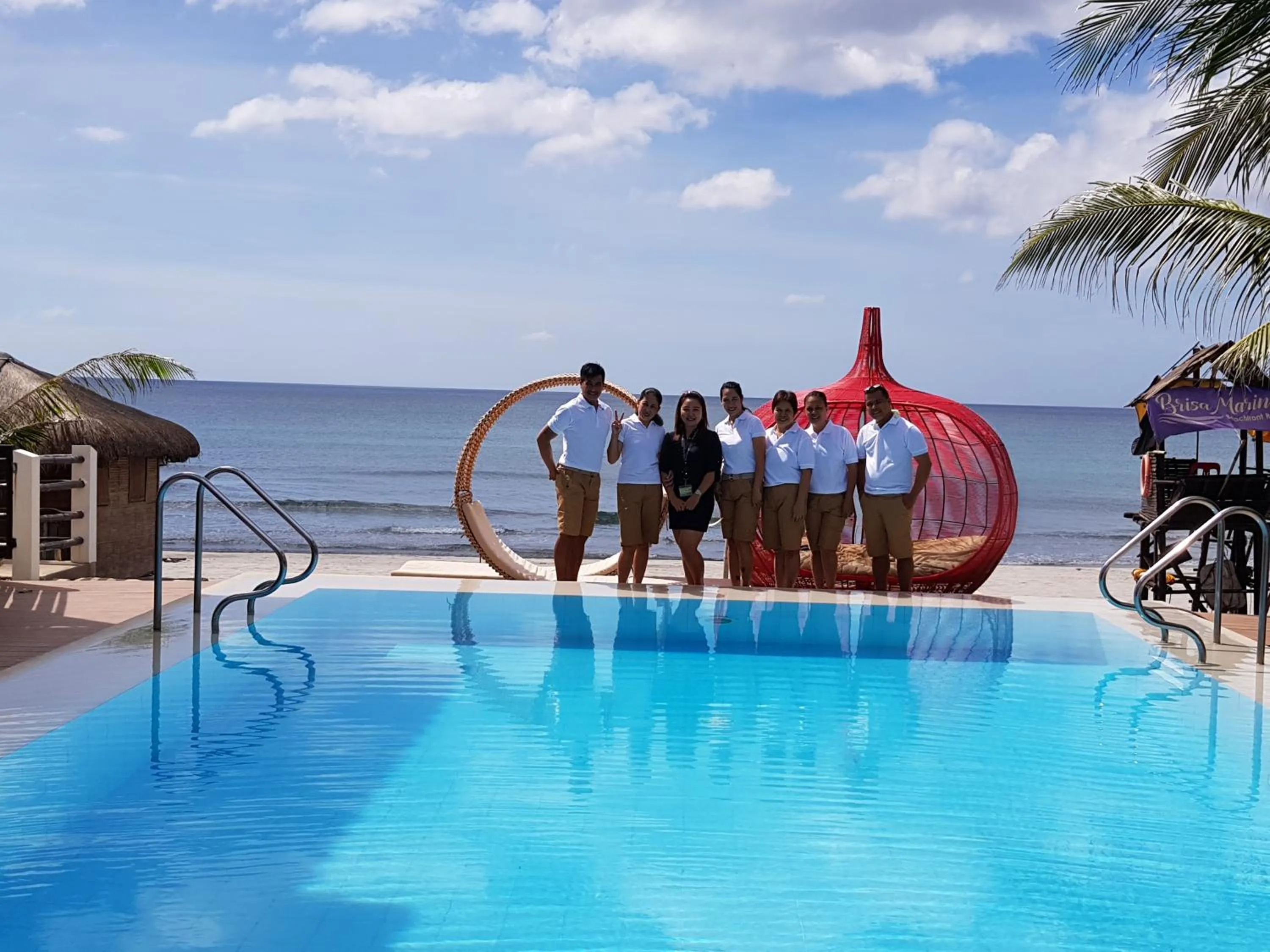 Swimming pool in Brisa Marina Beach Resort powered by Cocotel