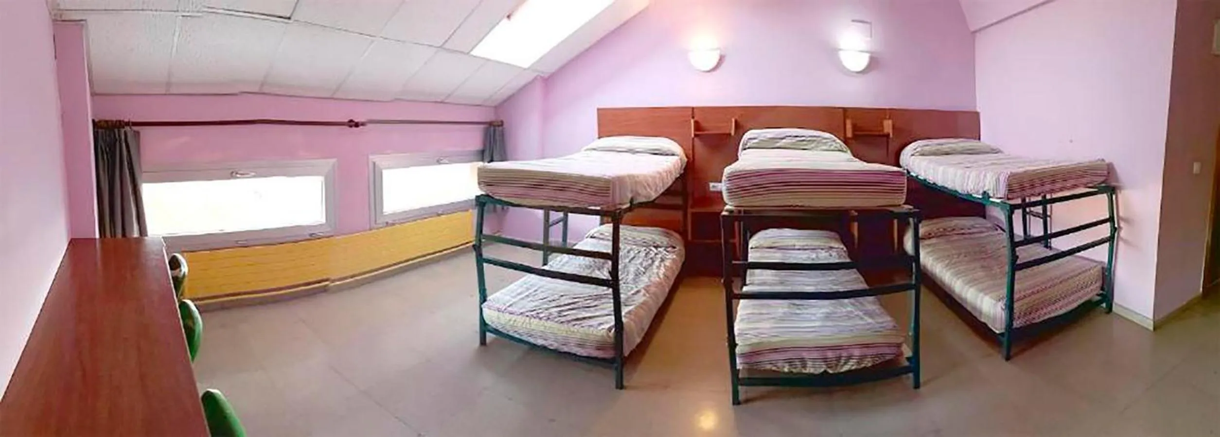 Bathroom, Bed in Residencia Albergue Jaca