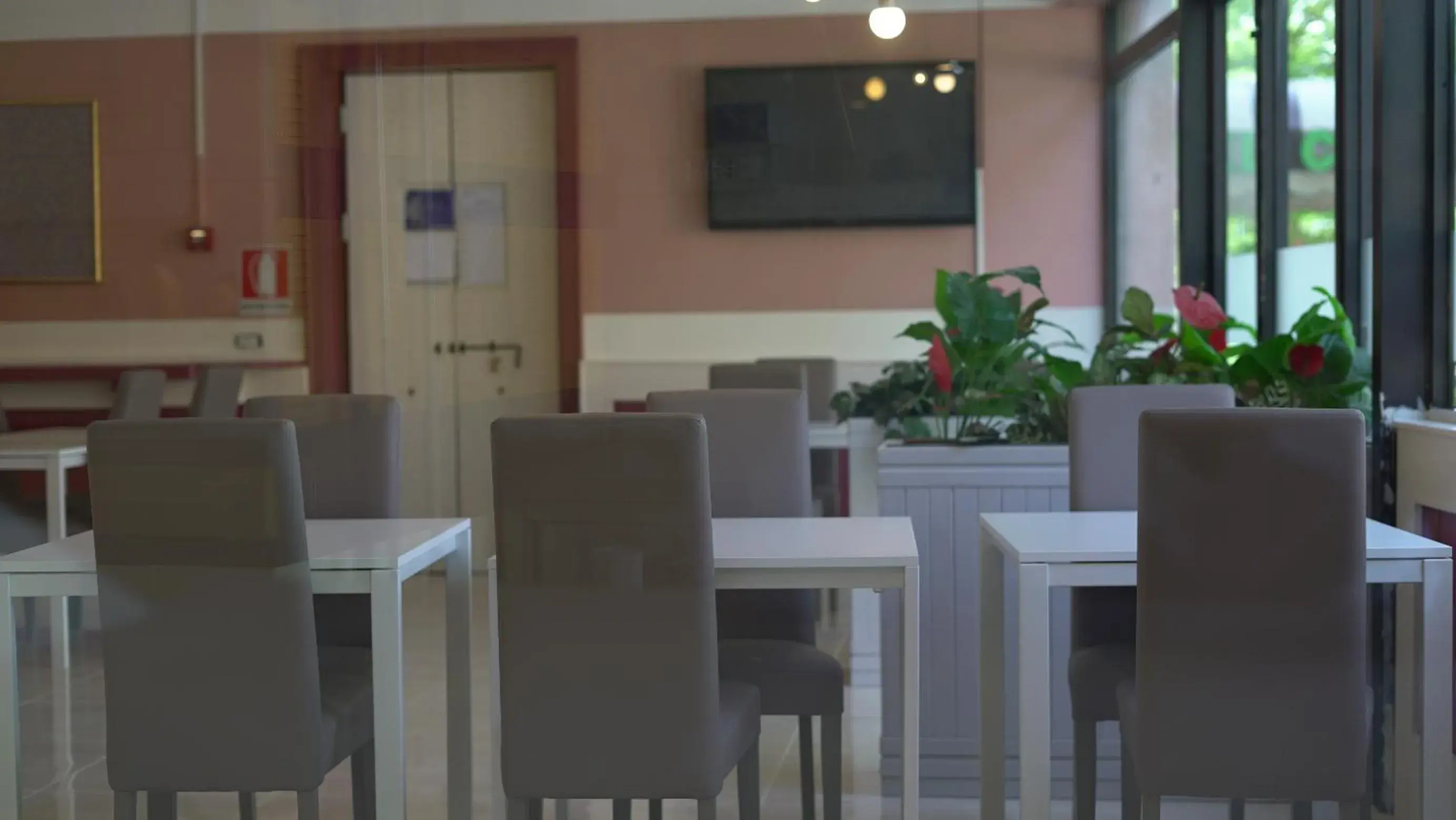 Restaurant/places to eat in Hotel Colombo Restaurant/places to eat in Hotel Colombo