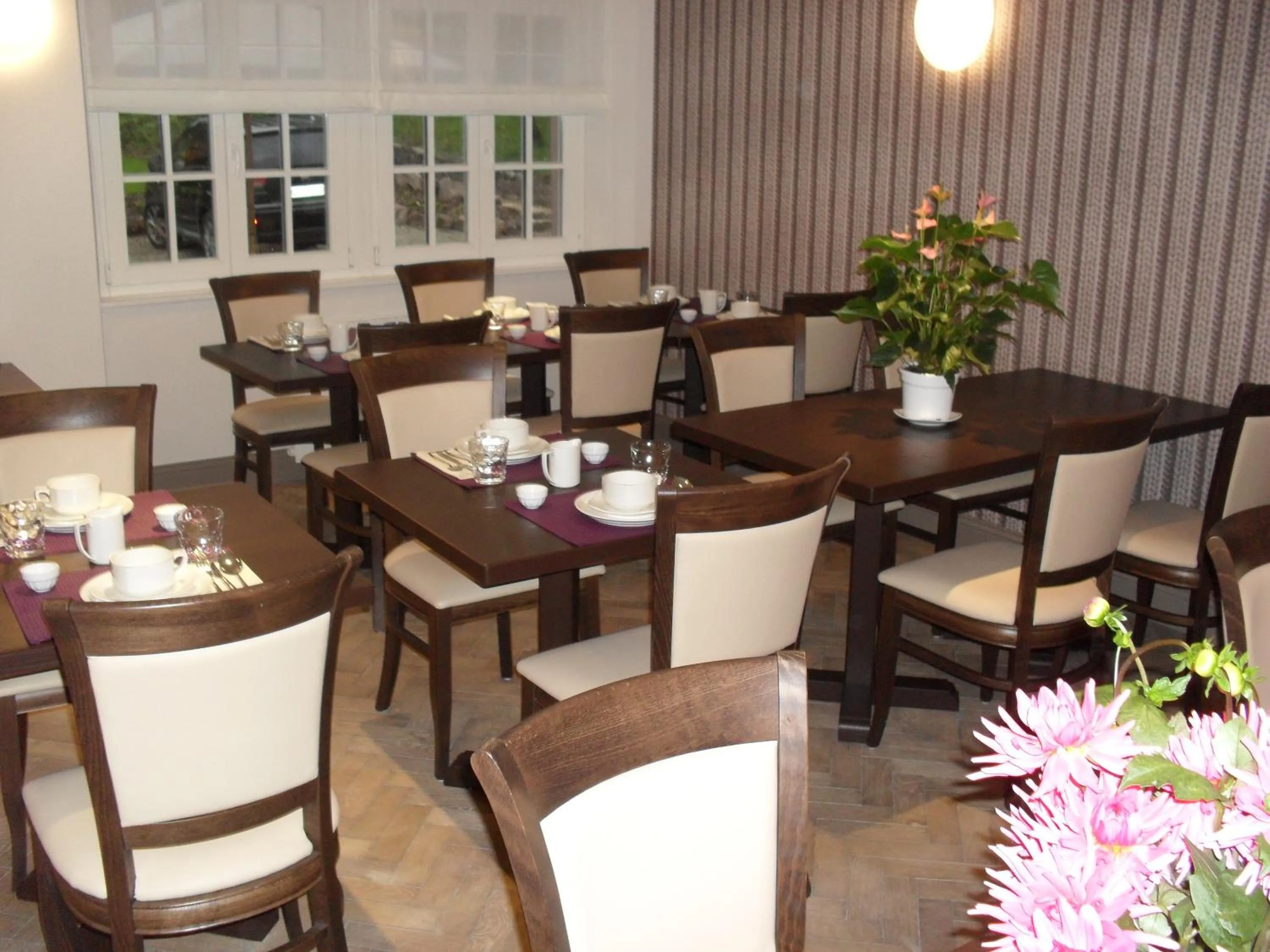 Breakfast in Hôtel du Haut Koenigsbourg- entre vignes et château