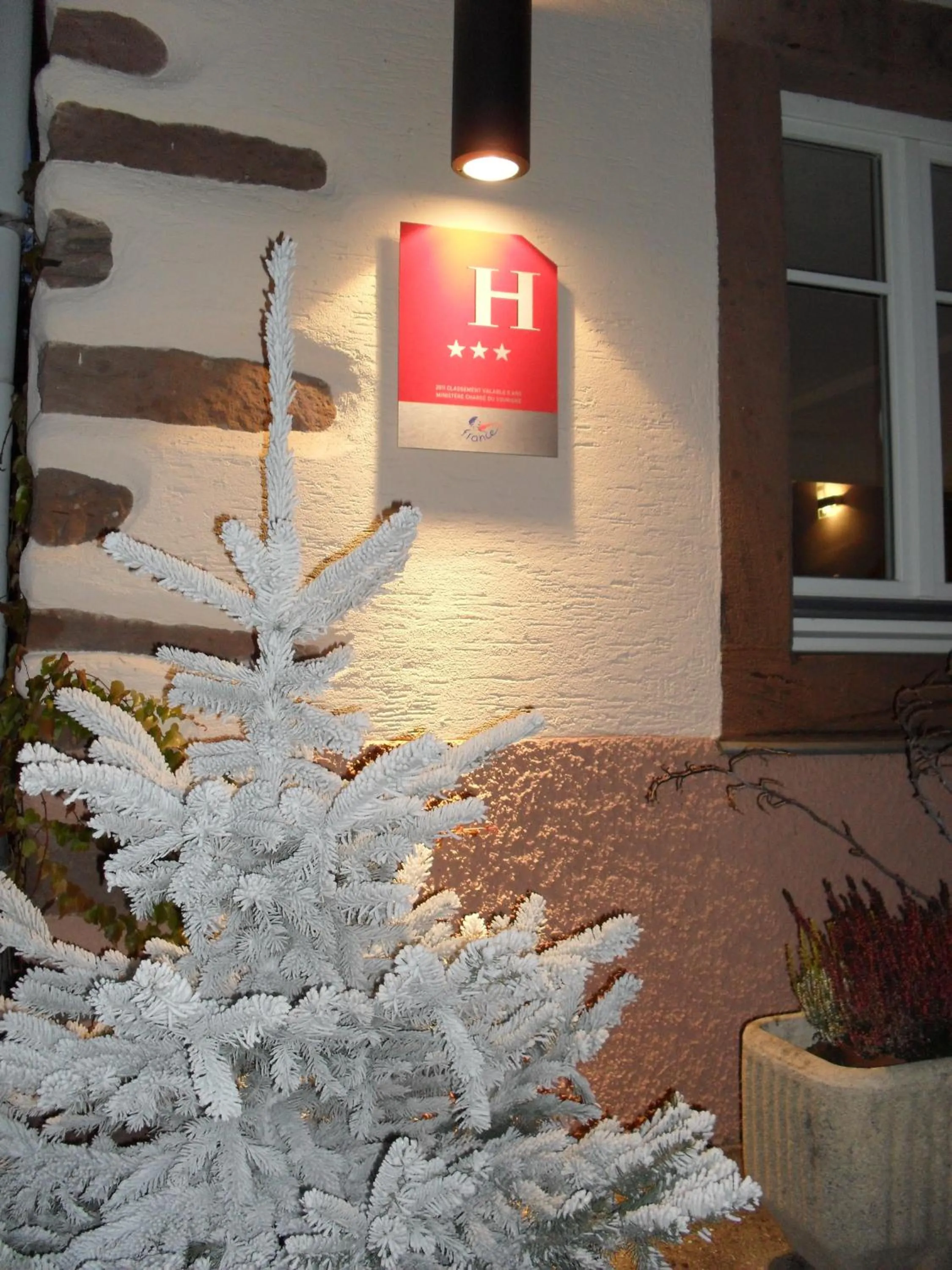 Logo/Certificate/Sign in Hôtel du Haut Koenigsbourg- entre vignes et château