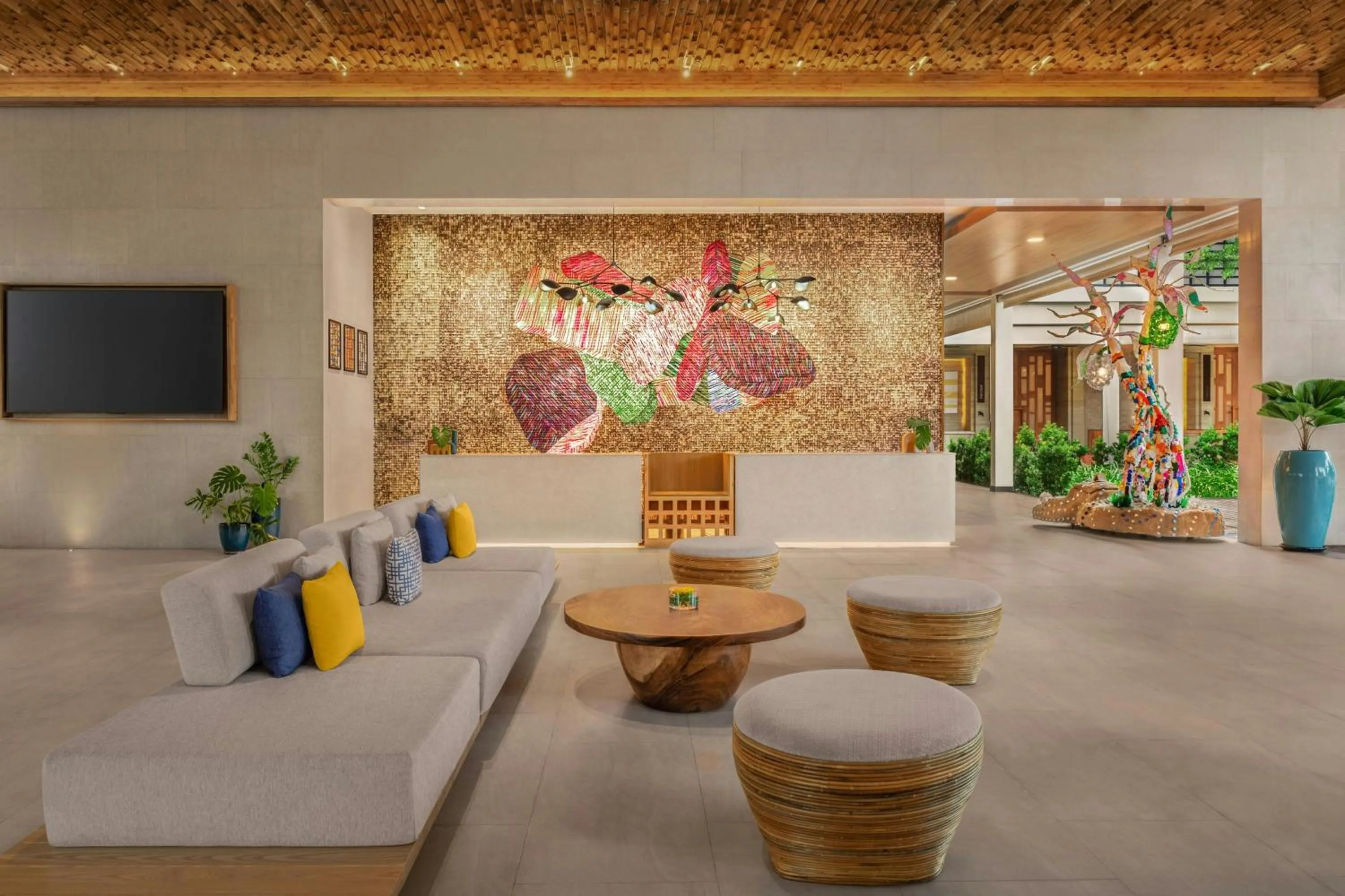 Lobby or reception in Le Meridien Phuket Mai Khao Beach Resort