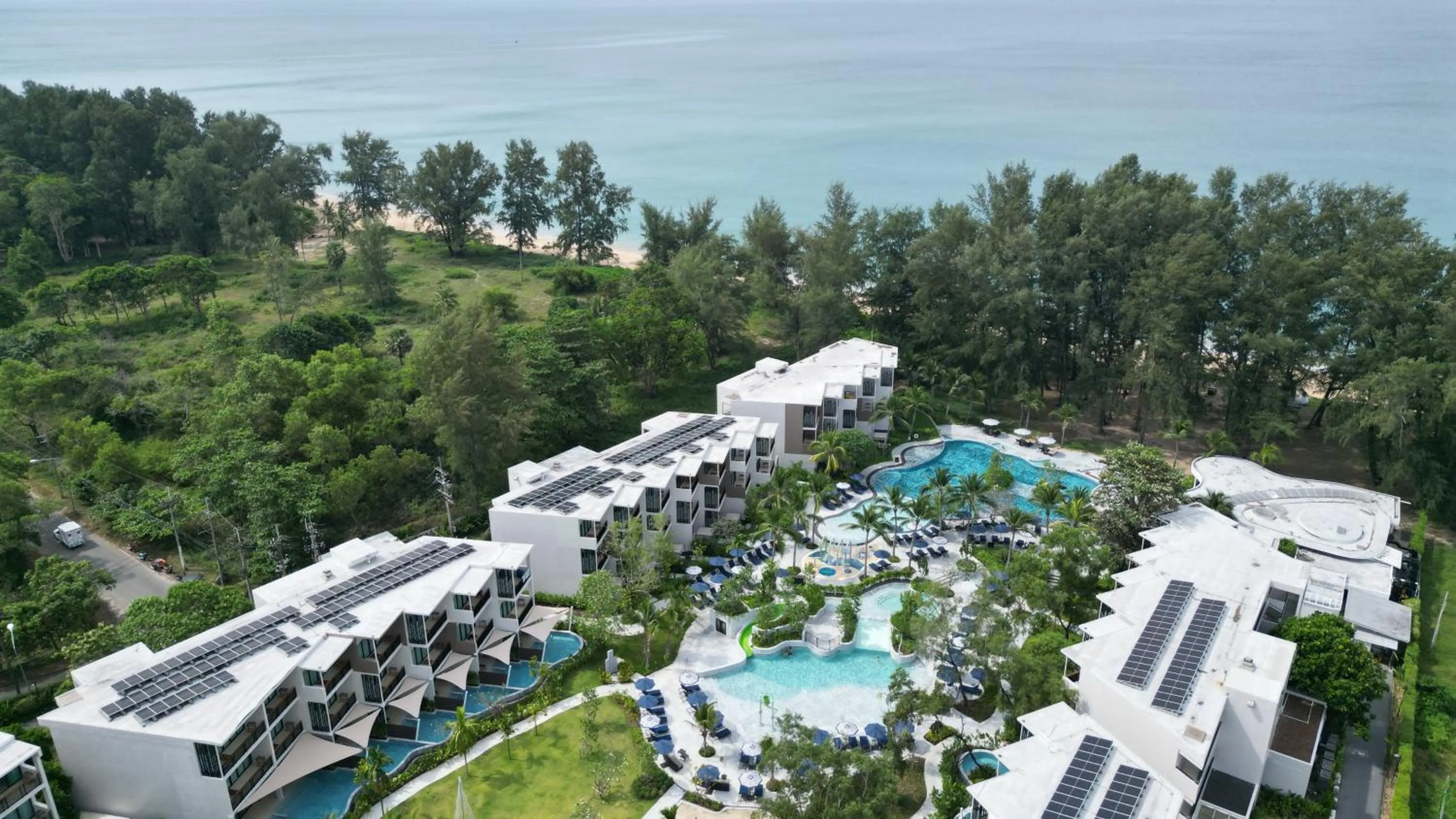 Property building in Le Meridien Phuket Mai Khao Beach Resort