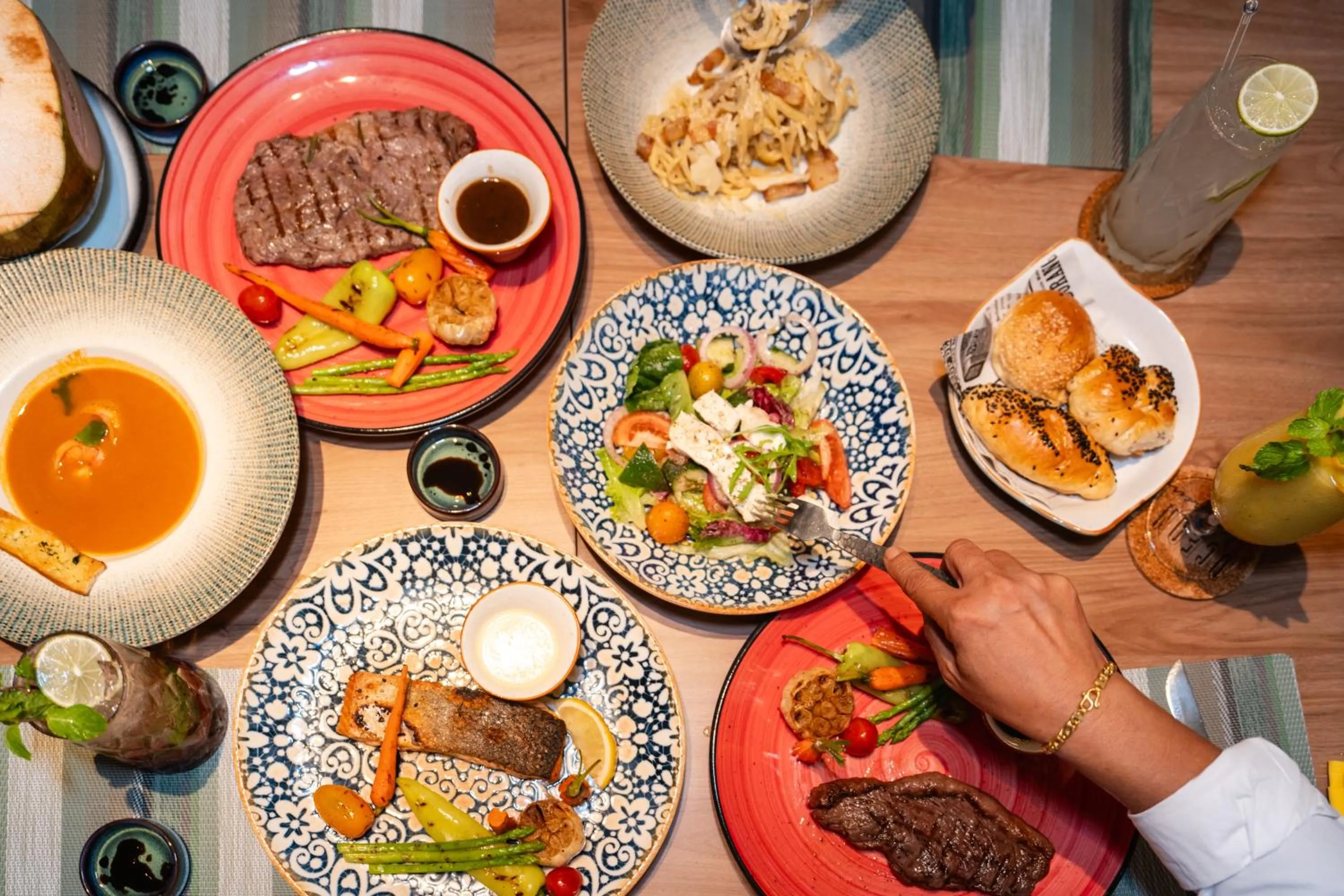 Restaurant/places to eat in Le Meridien Phuket Mai Khao Beach Resort