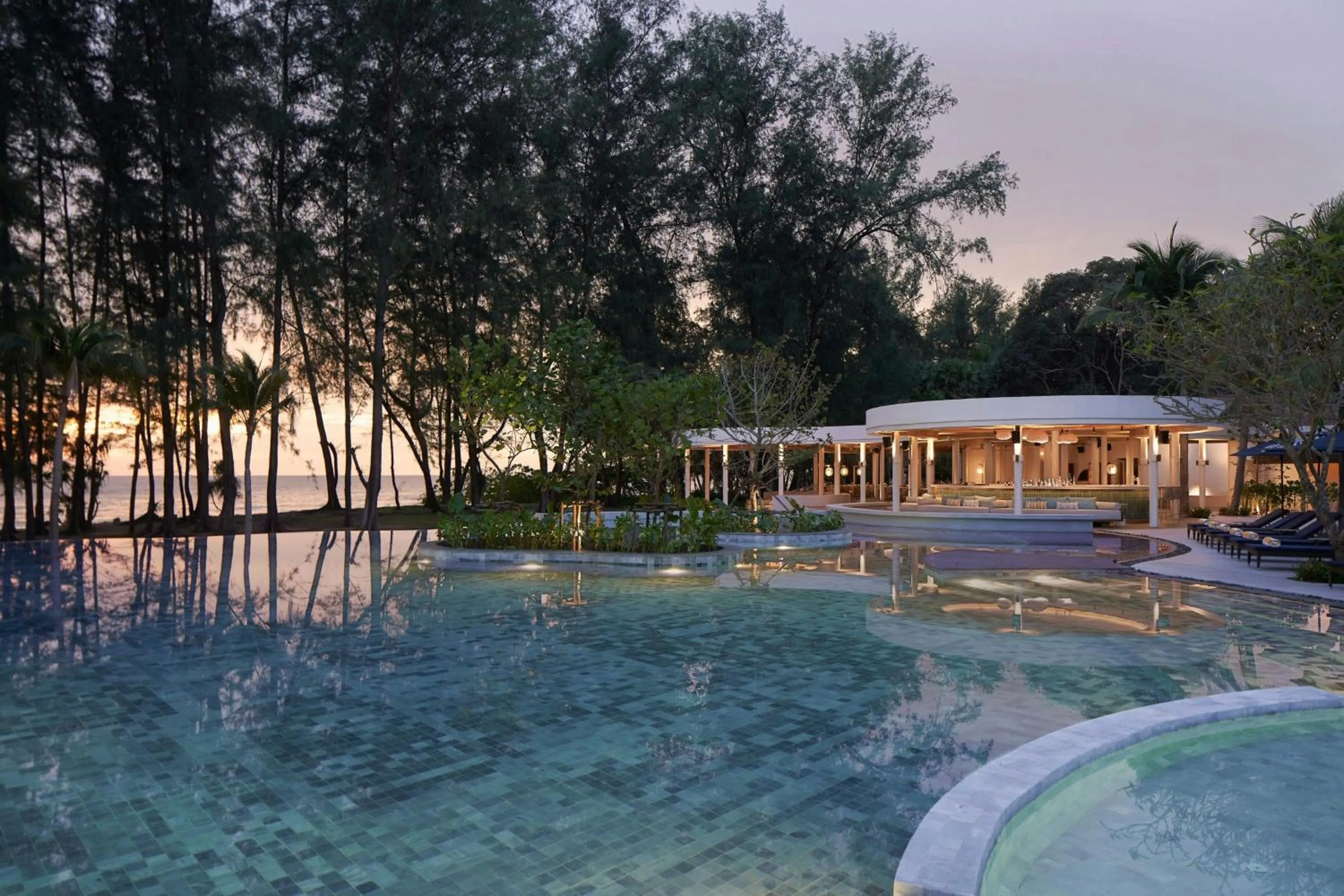 Swimming pool in Le Meridien Phuket Mai Khao Beach Resort