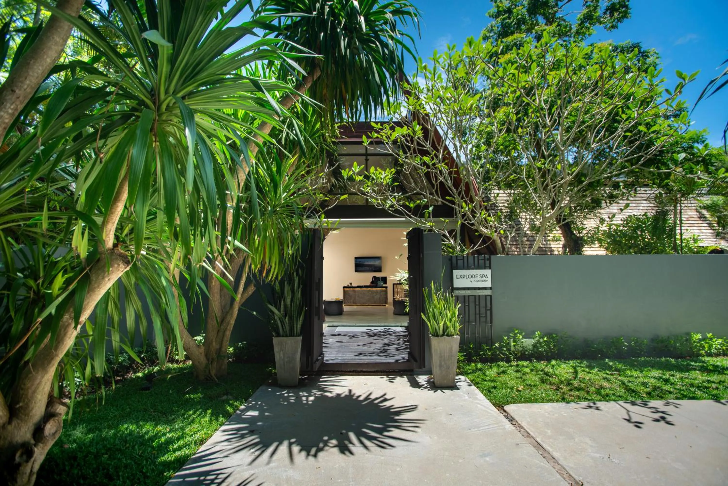 Day in Le Meridien Phuket Mai Khao Beach Resort