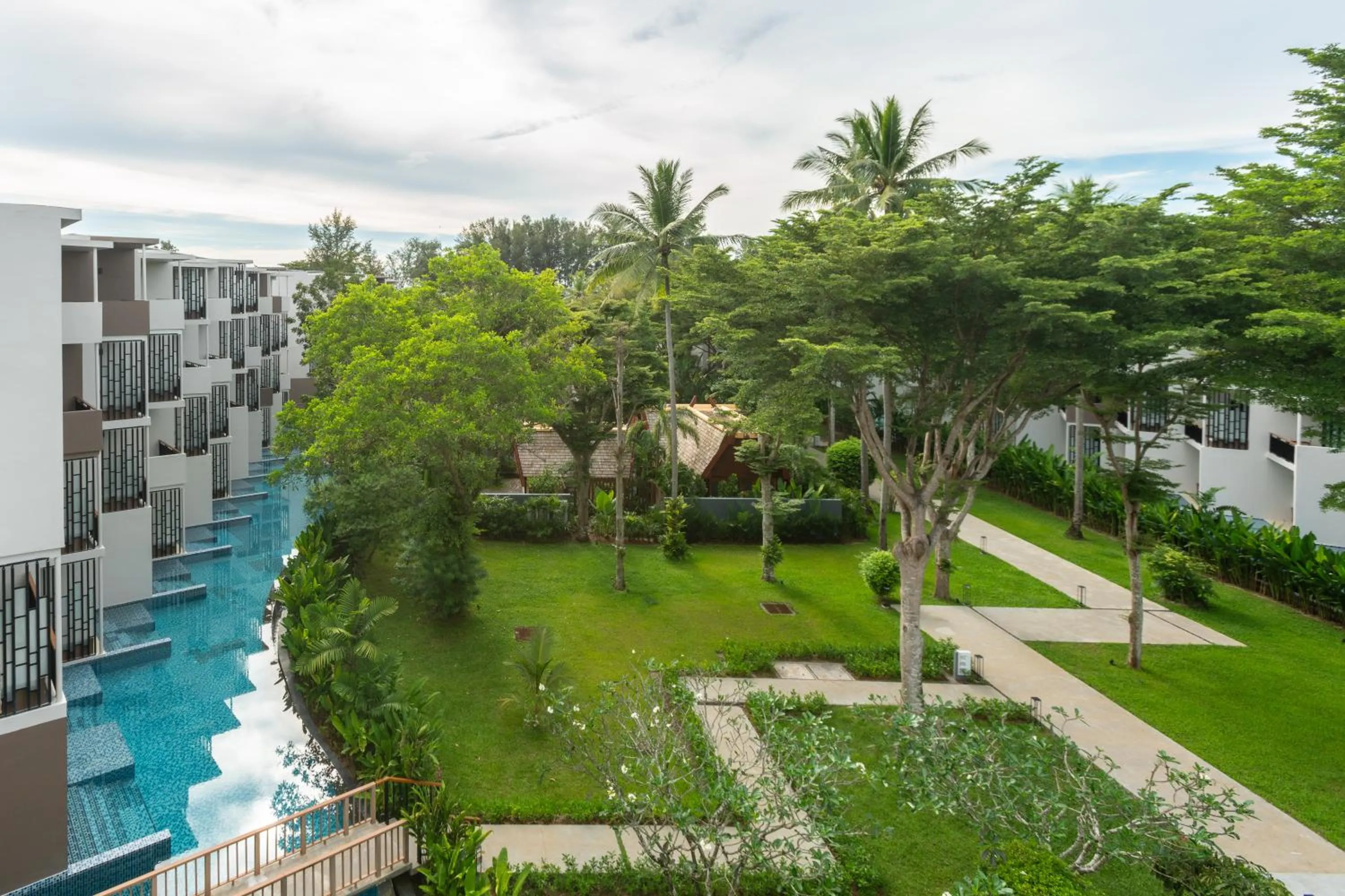 Property building in Le Meridien Phuket Mai Khao Beach Resort