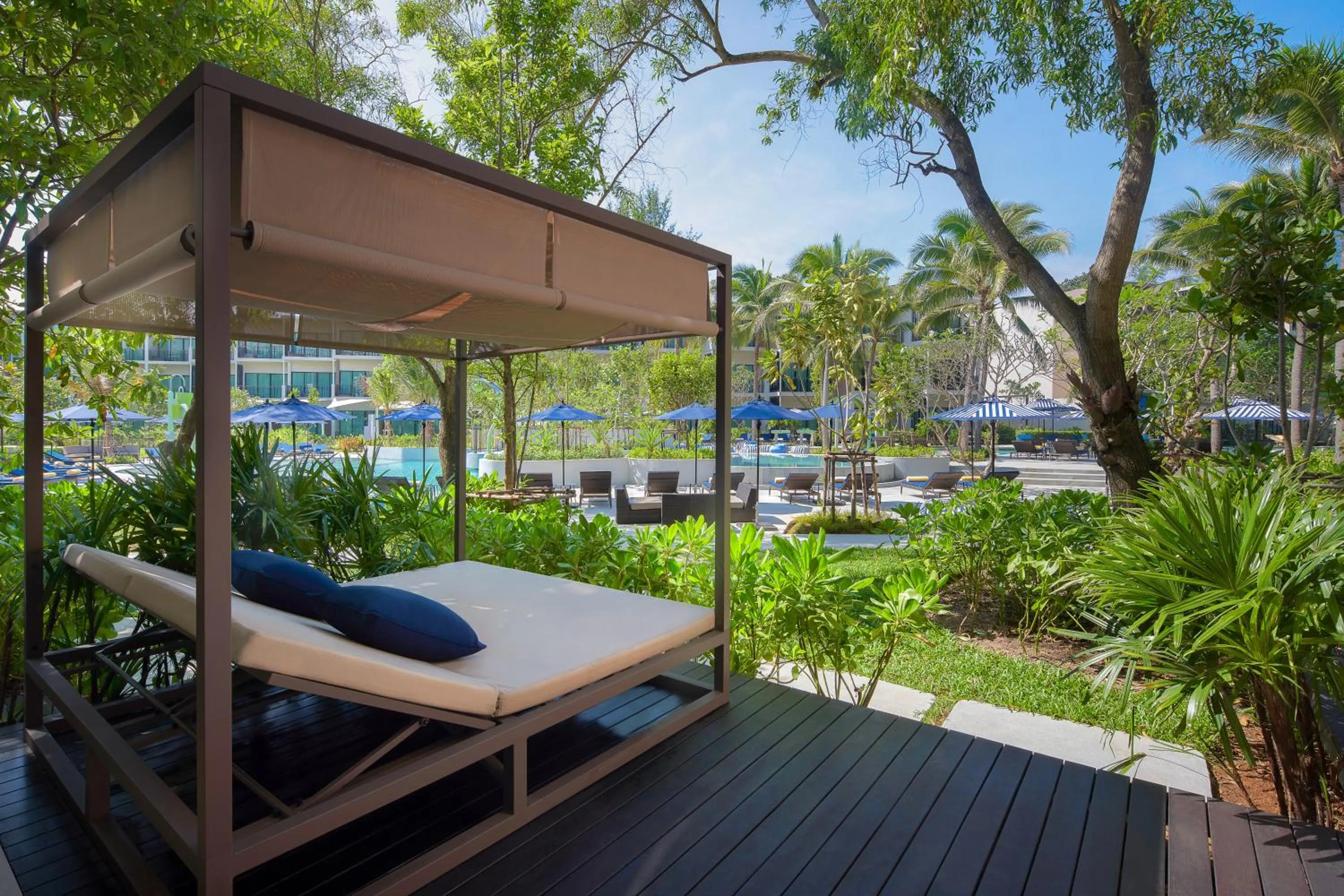 Day in Le Meridien Phuket Mai Khao Beach Resort