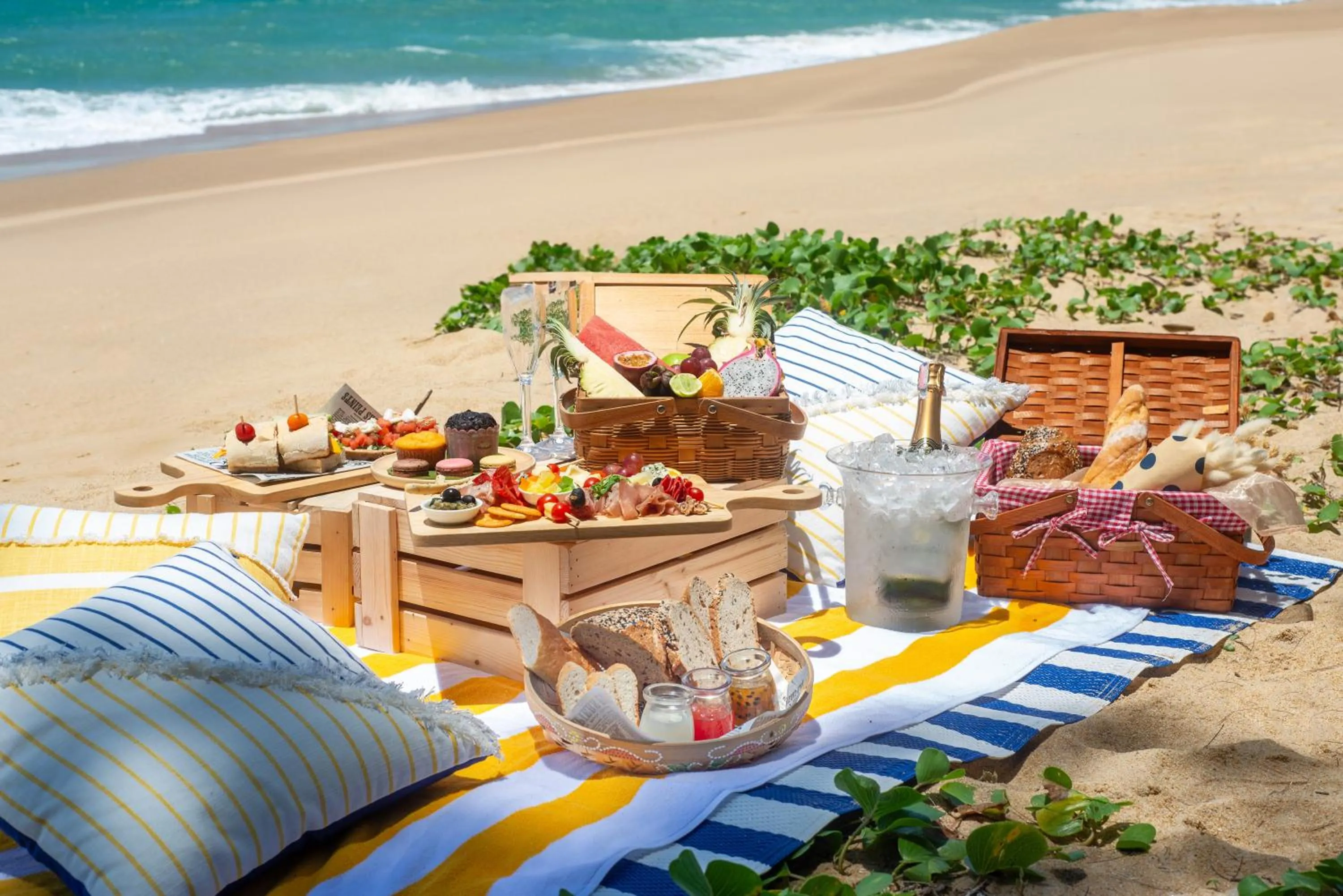 Day in Le Meridien Phuket Mai Khao Beach Resort