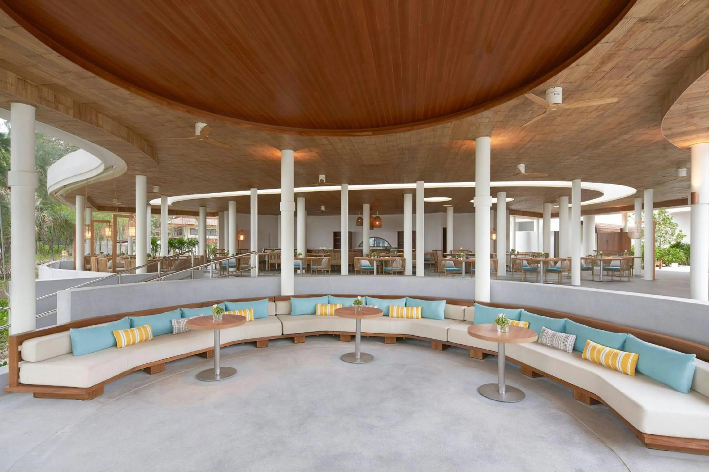 Restaurant/places to eat in Le Meridien Phuket Mai Khao Beach Resort