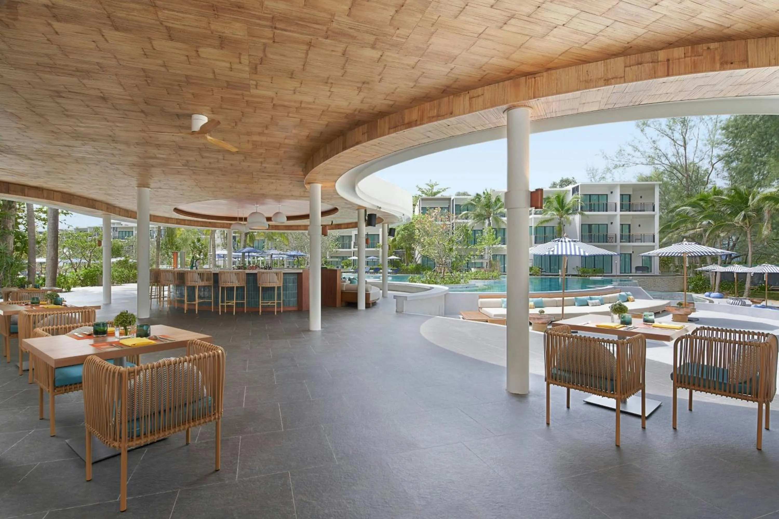 Restaurant/places to eat in Le Meridien Phuket Mai Khao Beach Resort