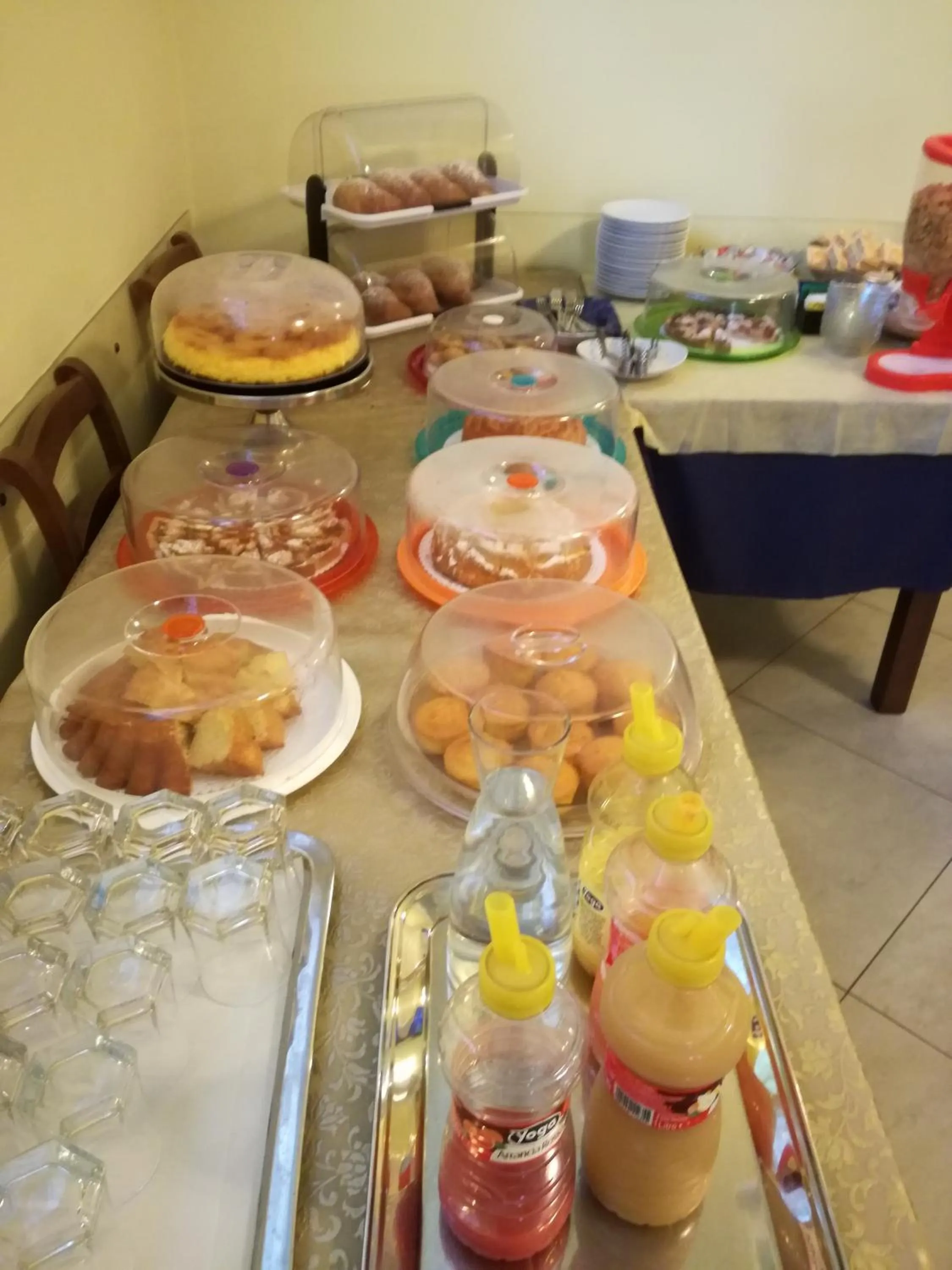 Buffet breakfast in Hotel Aquila