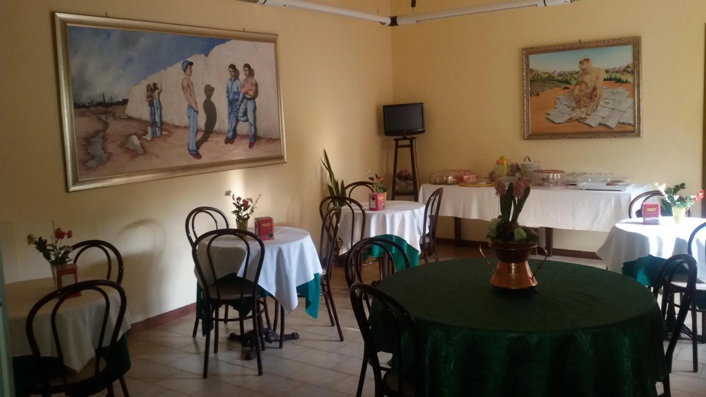 Restaurant/places to eat in Hotel Le Vigne