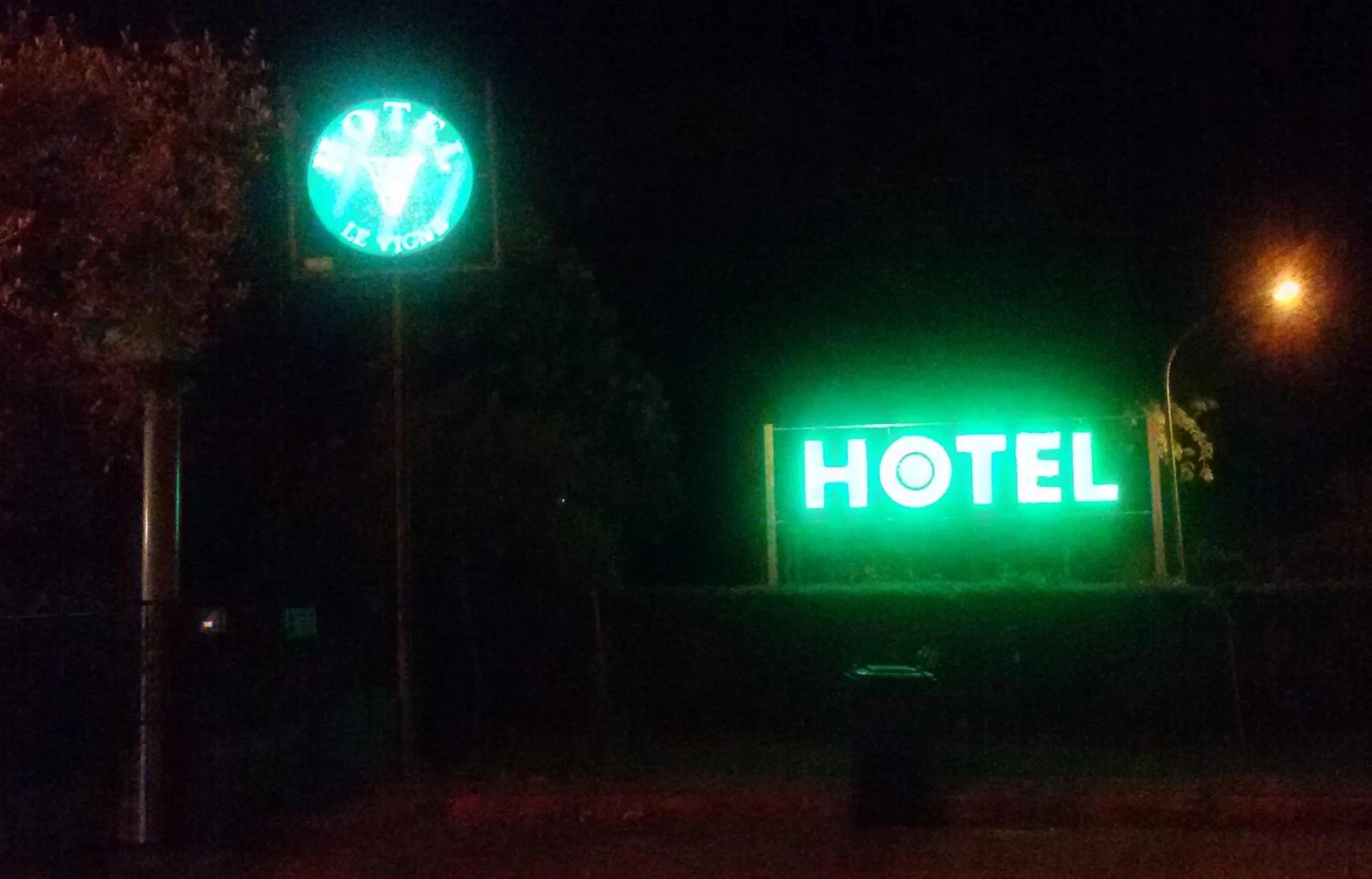 Property building in Hotel Le Vigne