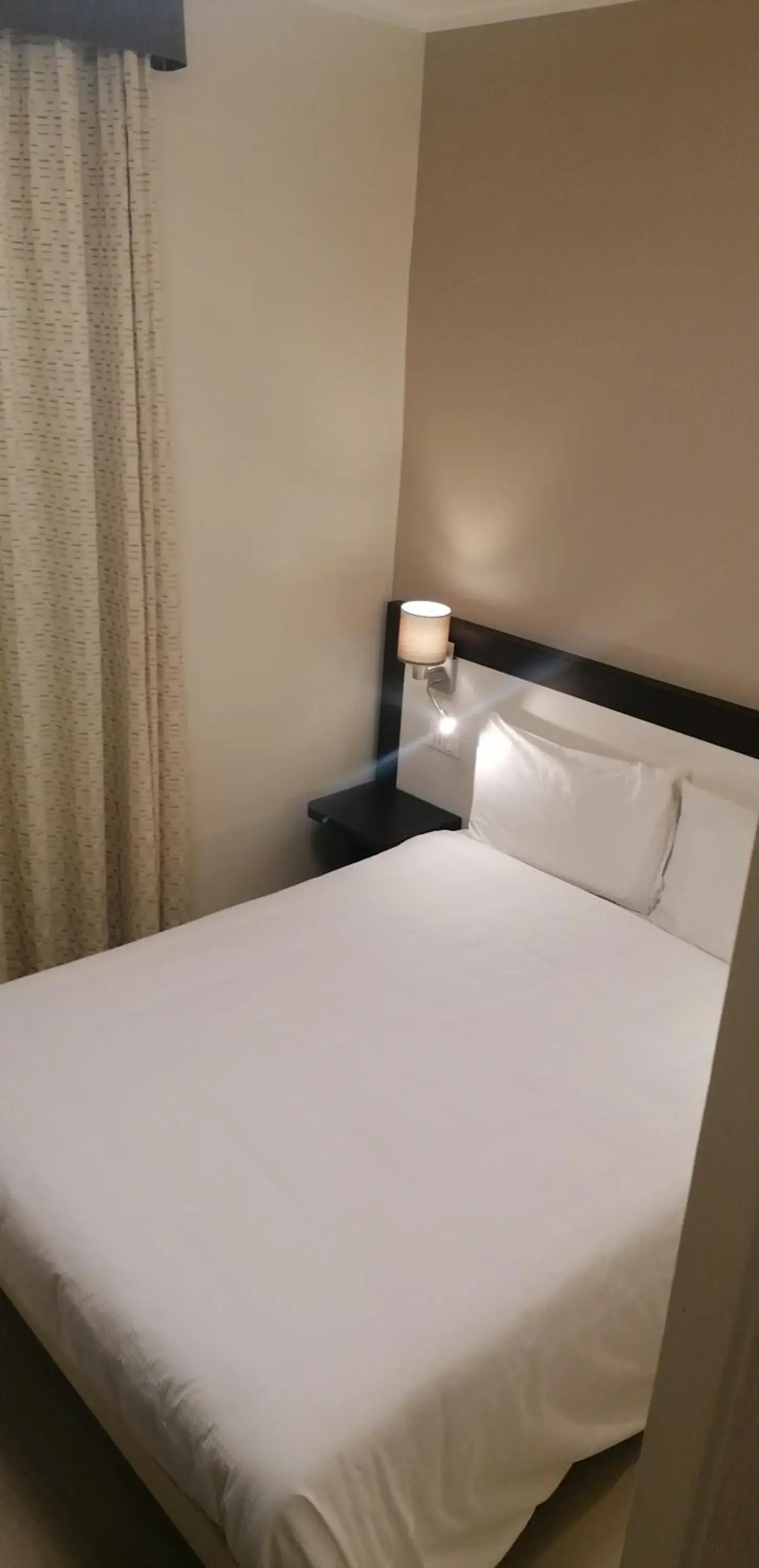 Small Double Room - single occupancy in Hotel Boccascena Small Double Room - single occupancy in Hotel Boccascena