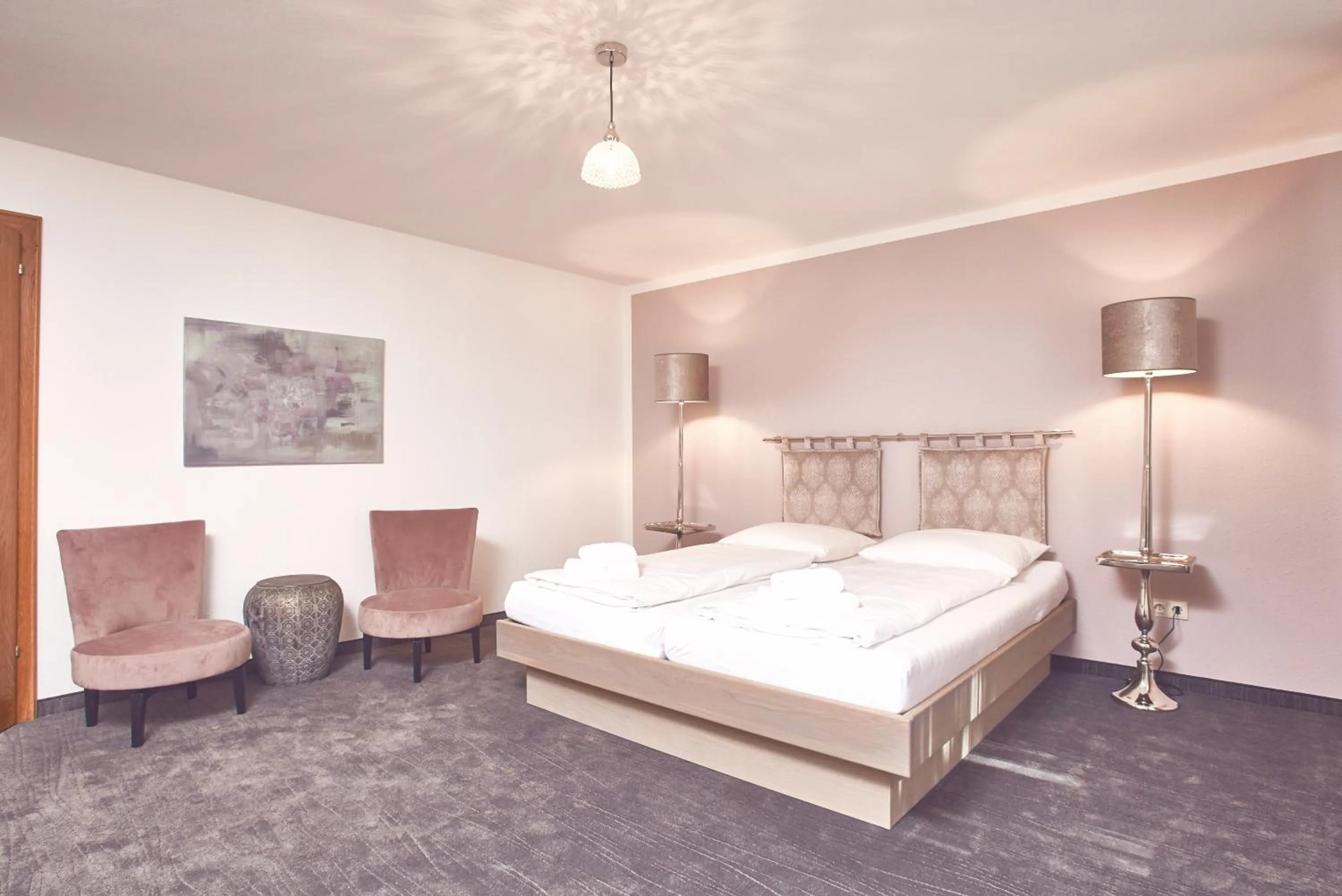 Photo of the whole room, Bed in Boutique-Gasthof Ueberfuhr