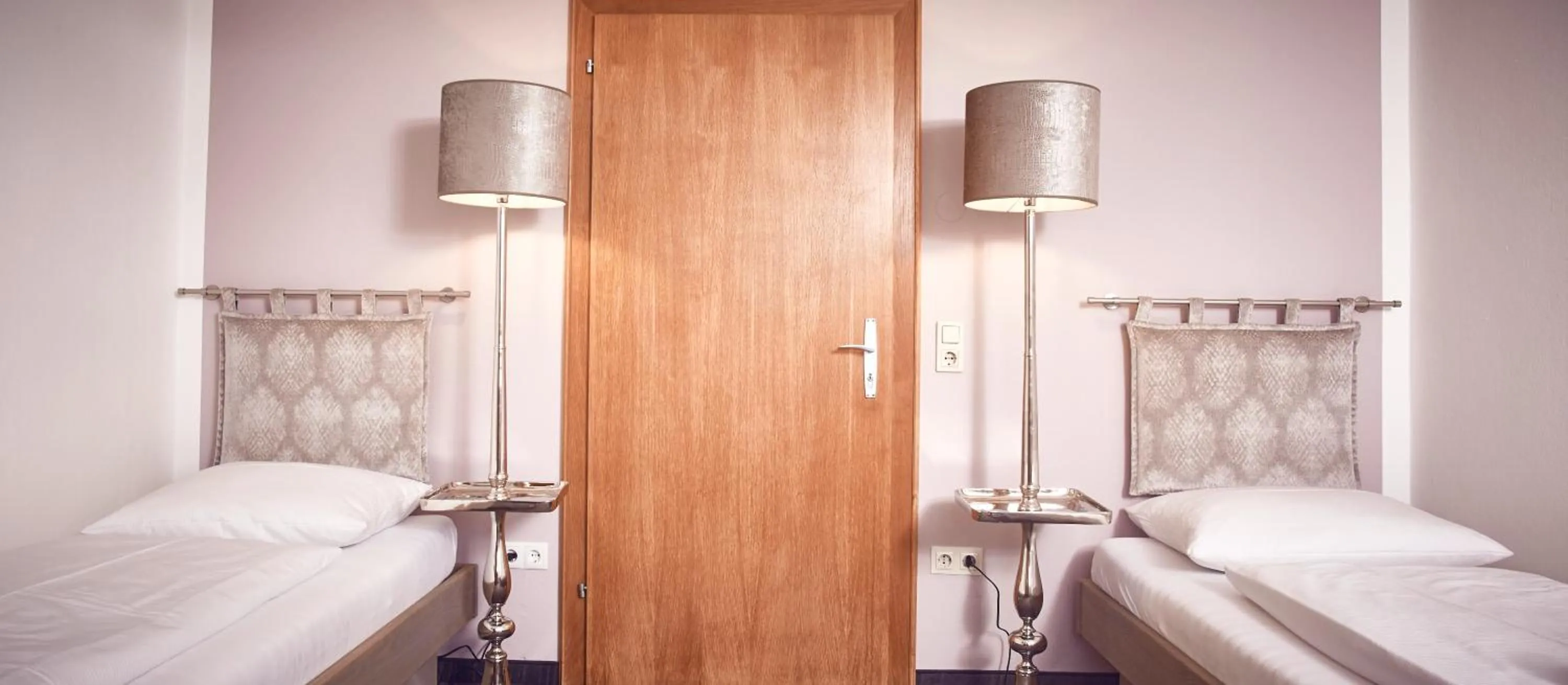 Photo of the whole room, Bed in Boutique-Gasthof Ueberfuhr