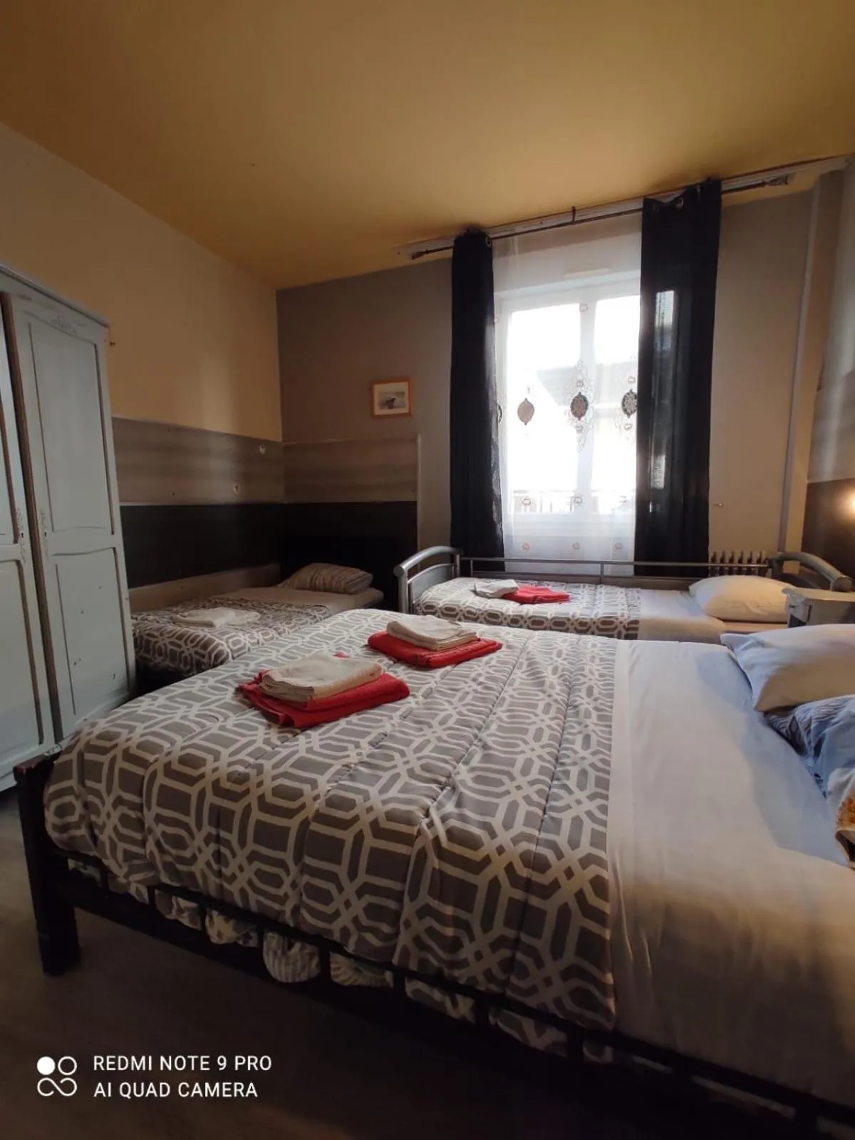 Bed in Hotel Le Bon Moine