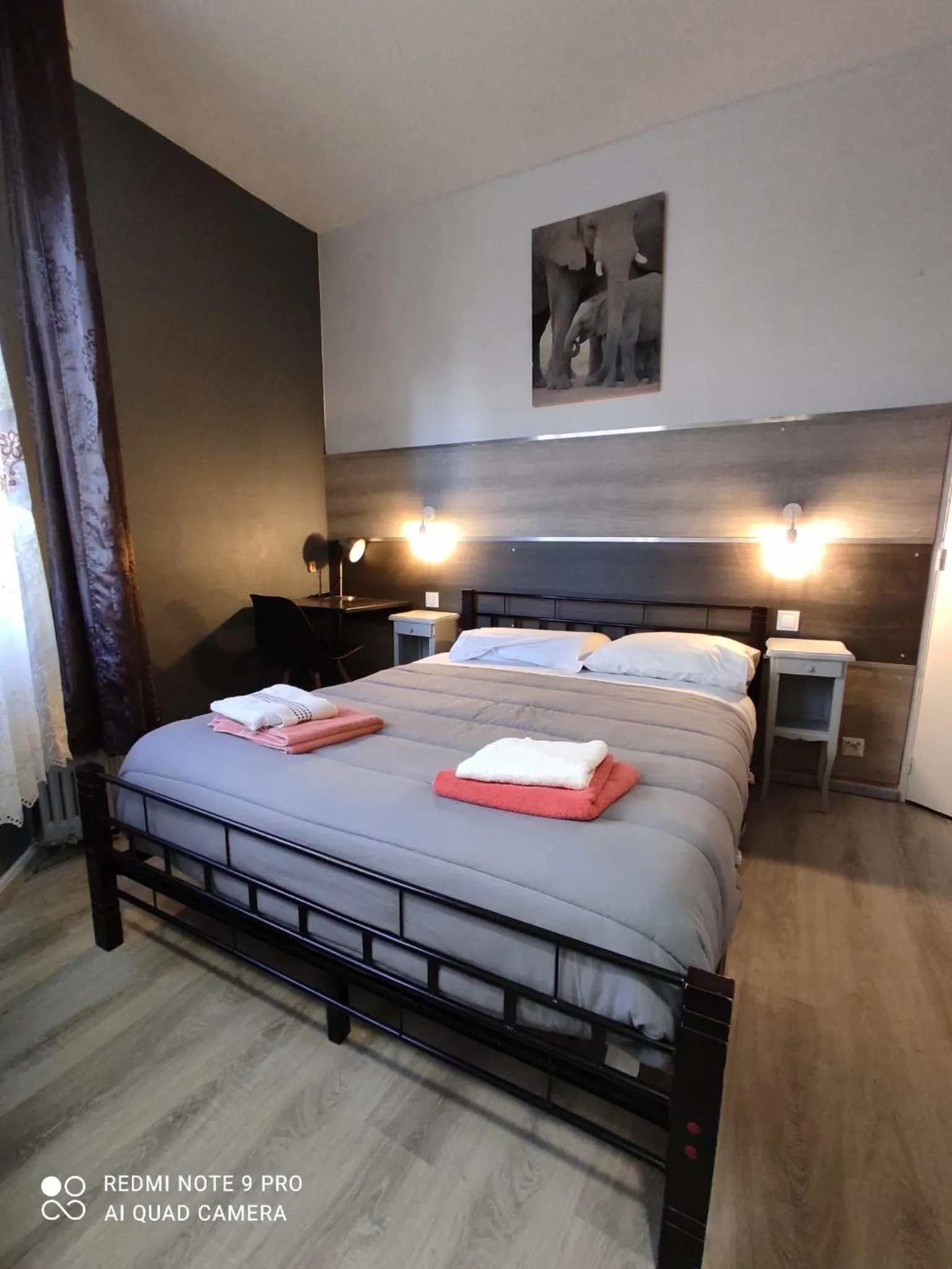 Bed in Hotel Le Bon Moine