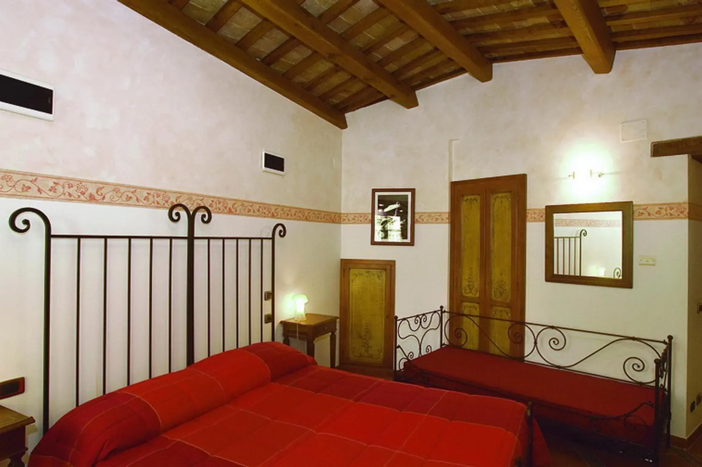 Triple Room in La Torretta sul Borgo Triple Room in La Torretta sul Borgo