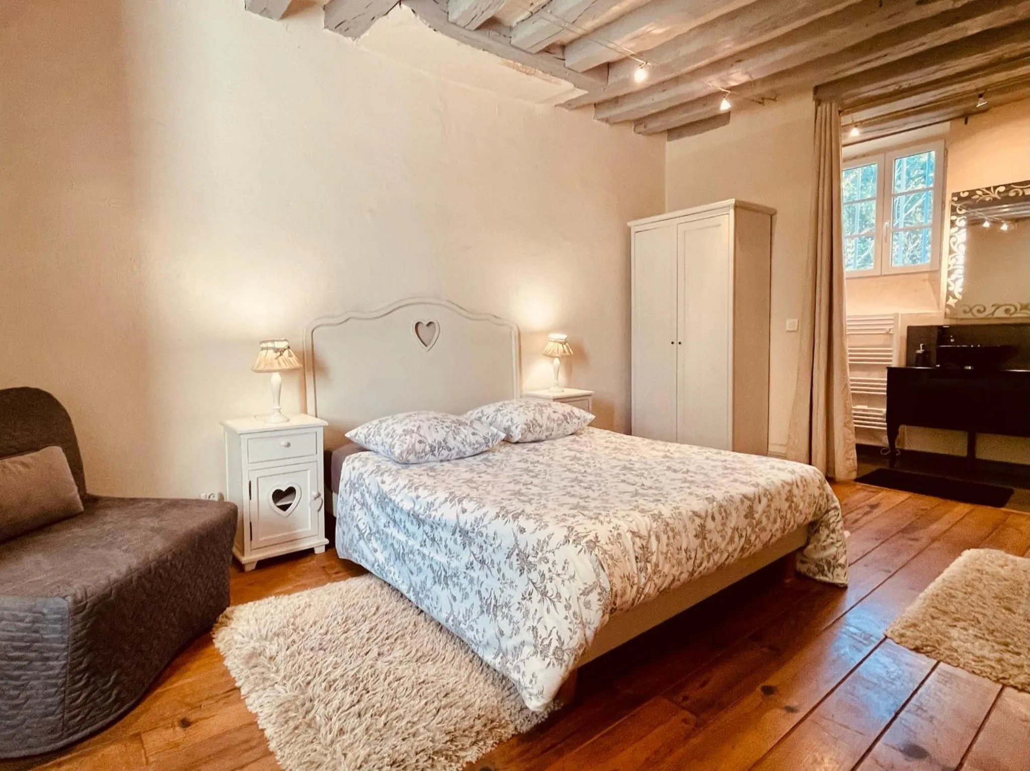 Photo of the whole room, Bed in Domaine de la Villa du Moulin de Champie - Plaine de Versailles