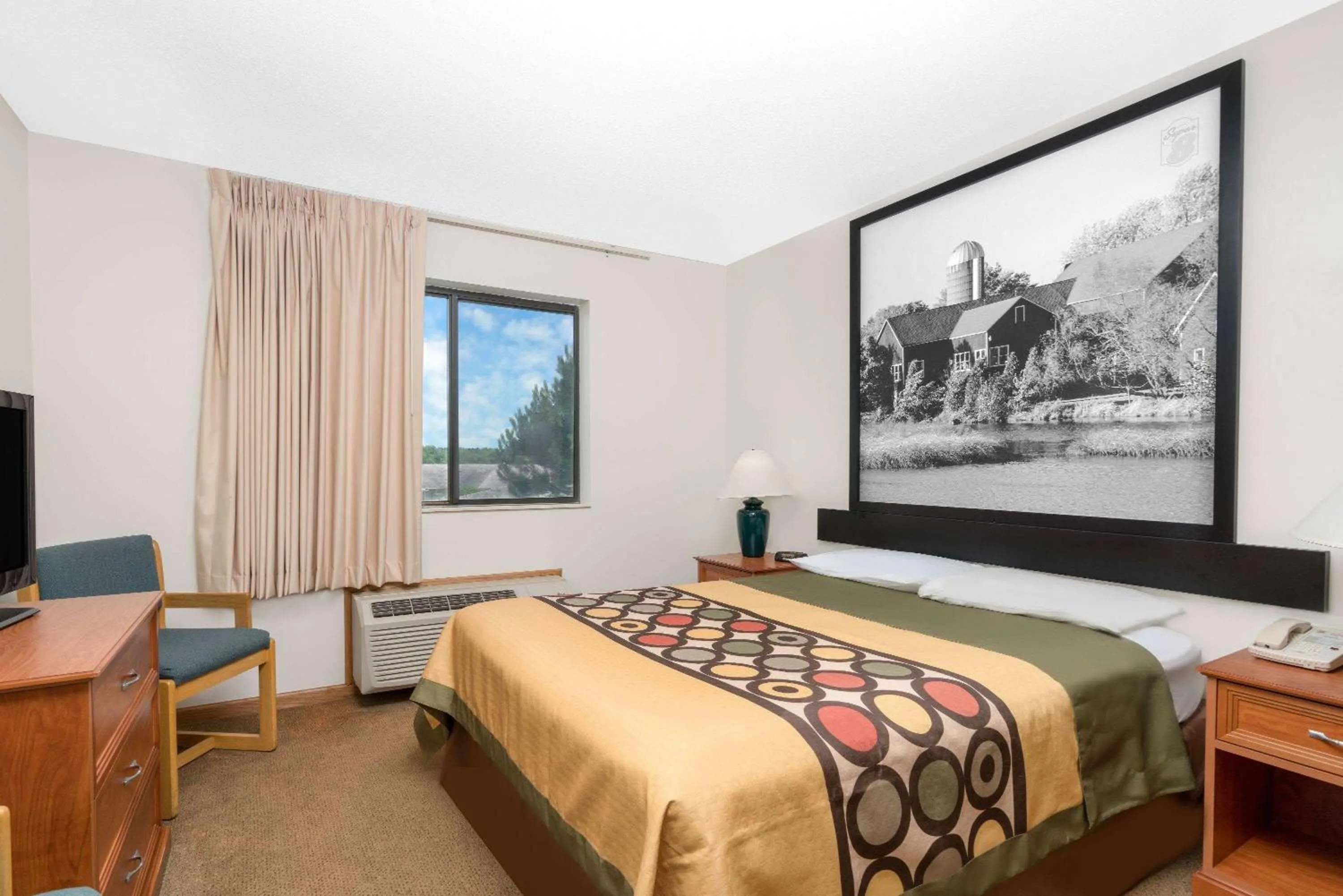 Photo of the whole room, Bed in Super 8 by Wyndham Sparta