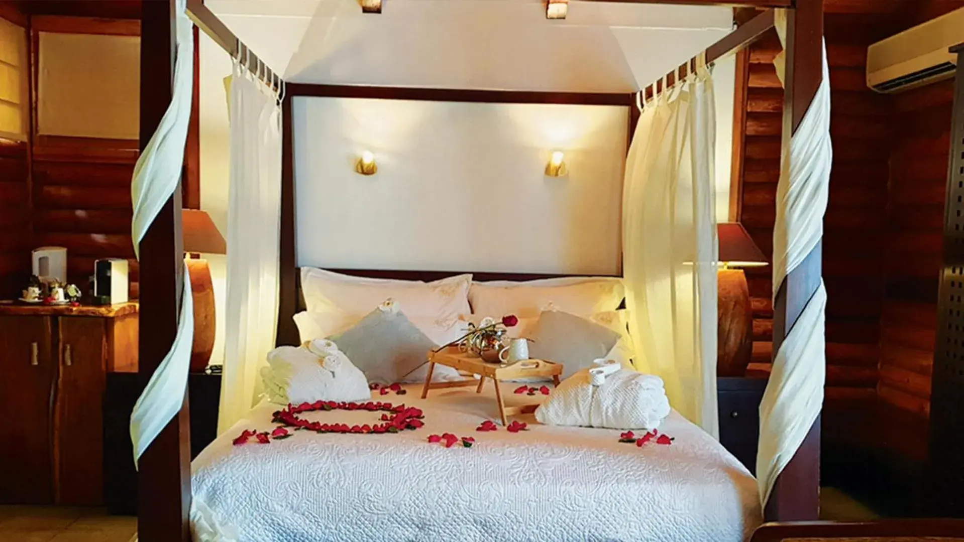 Romantic Room in Lodge Roche Tamarin Romantic Room in Lodge Roche Tamarin